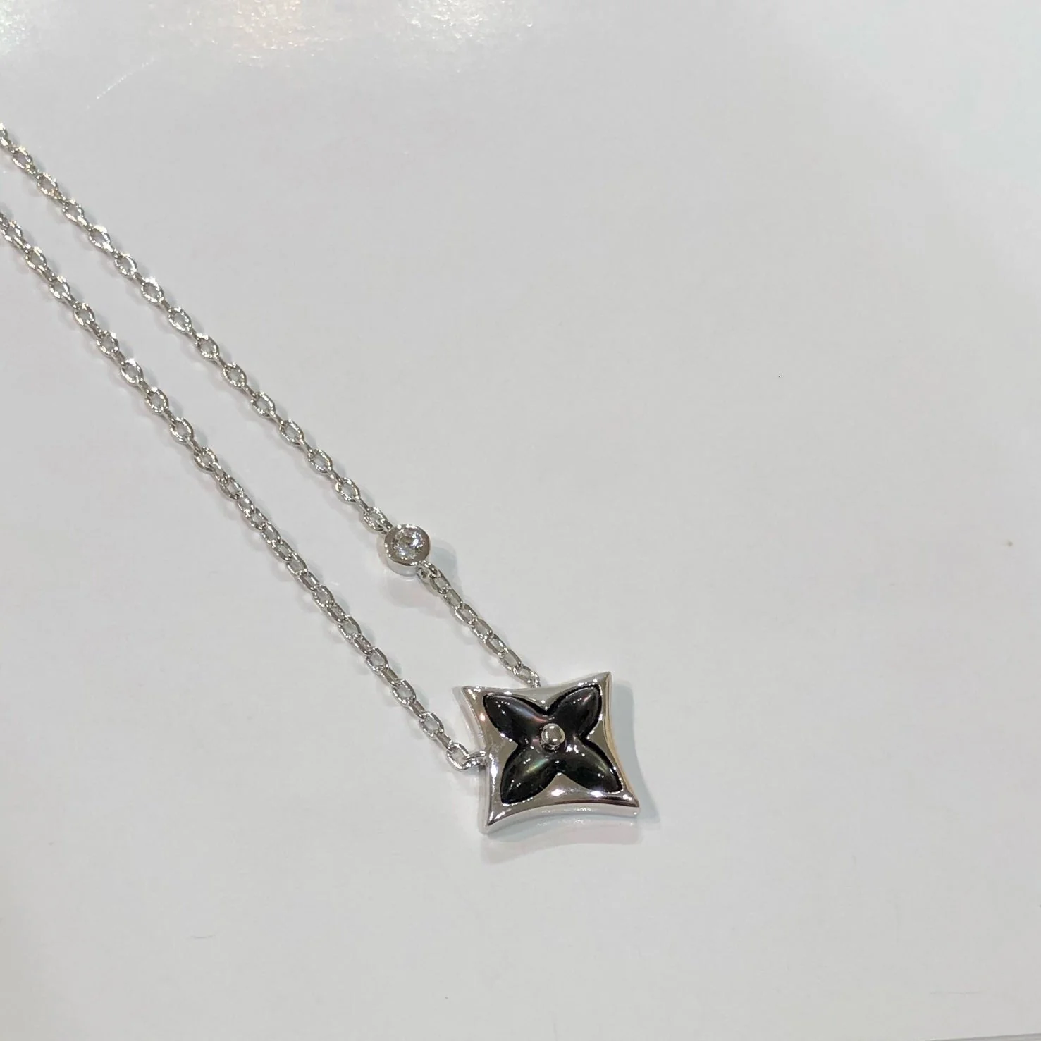 Regalia jewelrySTAR BLACK MOP NECKLACE