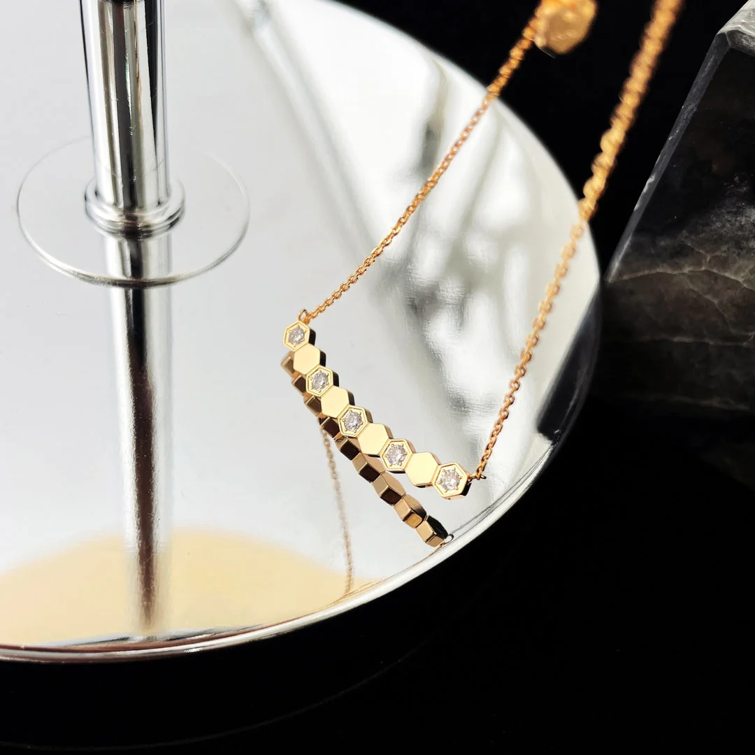 Regalia jewelryBEE MY LOVE DIAMOND NECKLACE