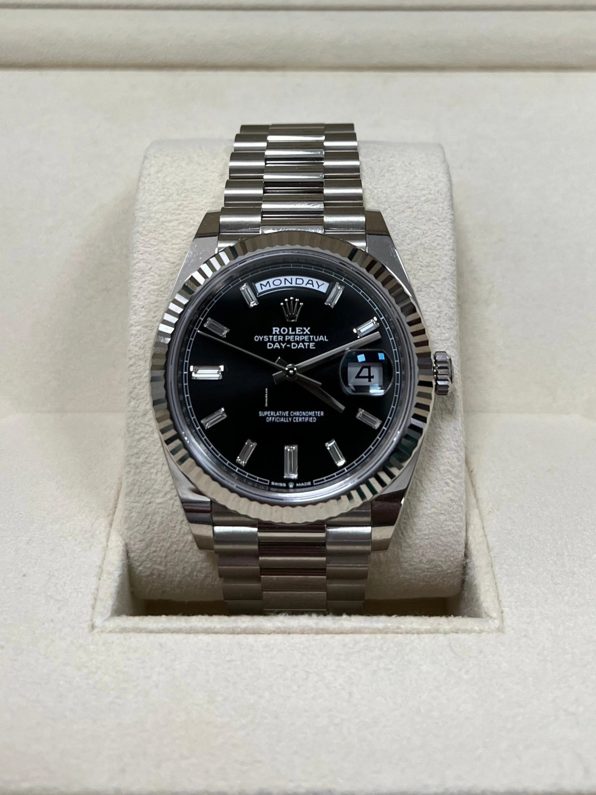 【Super Clone】ROLEX  Day-Date 40mm  Black Diamonds Dial 228236-0004