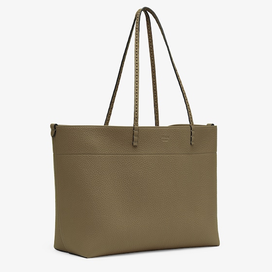 Medium Roll With 218 Hand-Sewn Topstitches