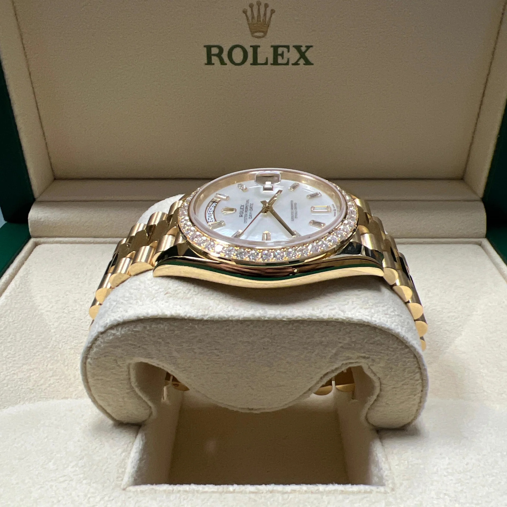 【Super Clone】ROLEX Day-Date 40mm White Mother-of-Pearl Dial President Watch 228348RBR-0046