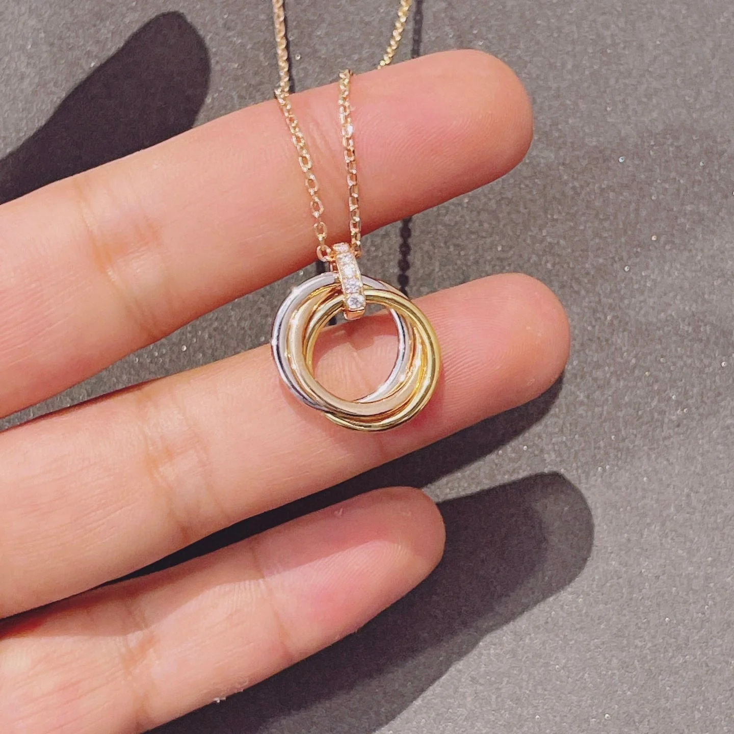 Regalia jewelryTRINITY NECKLACE GOLD  DIAMONDS