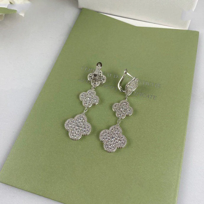 Regalia jewelryCLOVER 3 MOTIF DIAMOND SILVER DROP EARRINGS