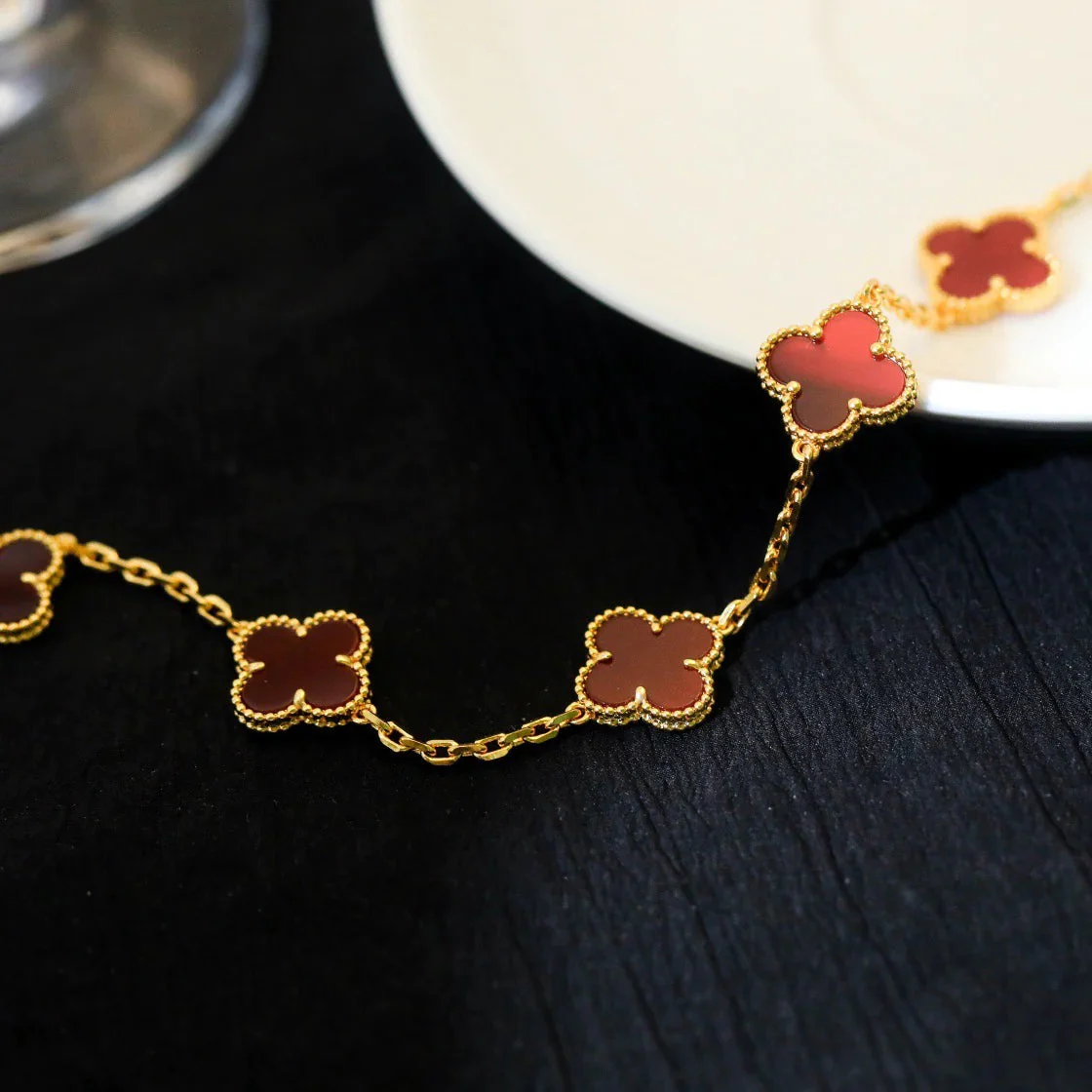 Regalia jewelryCLOVER 5 MOTIFS RED AGATE  BRACELET