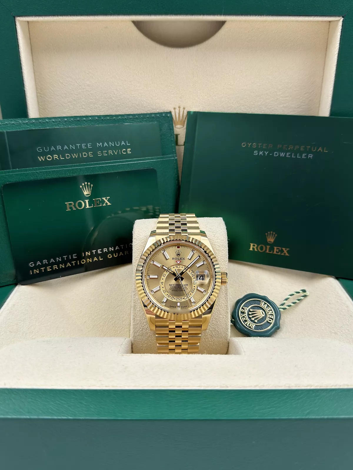 【Super Clone】ROLEX  Sky-Dweller 42mm 336938-0001/0004 Yellow Gold Champagne Dial Jubilee