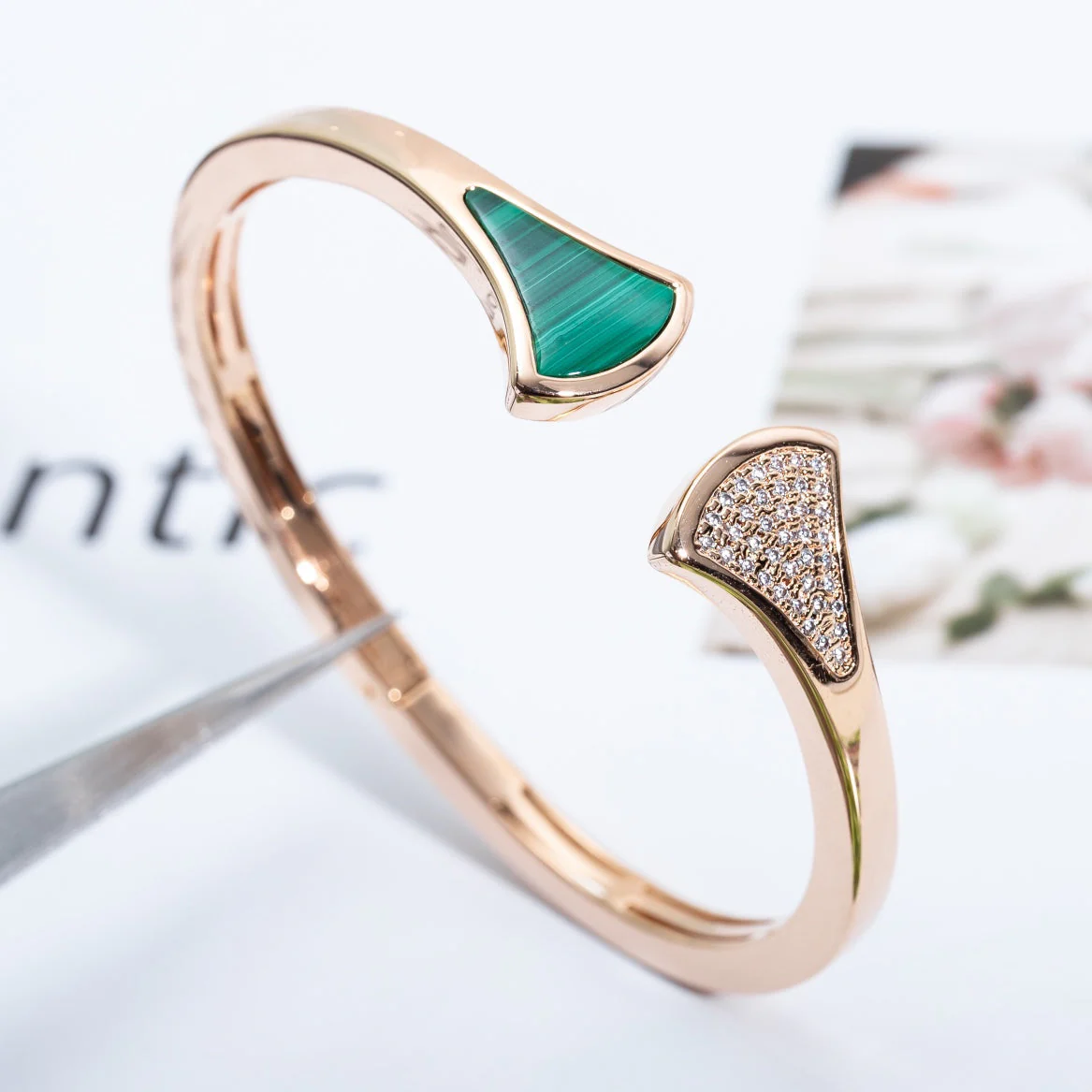 Regalia jewelryDREAM BRACELET OPEN MALACHITE PINK GOLD