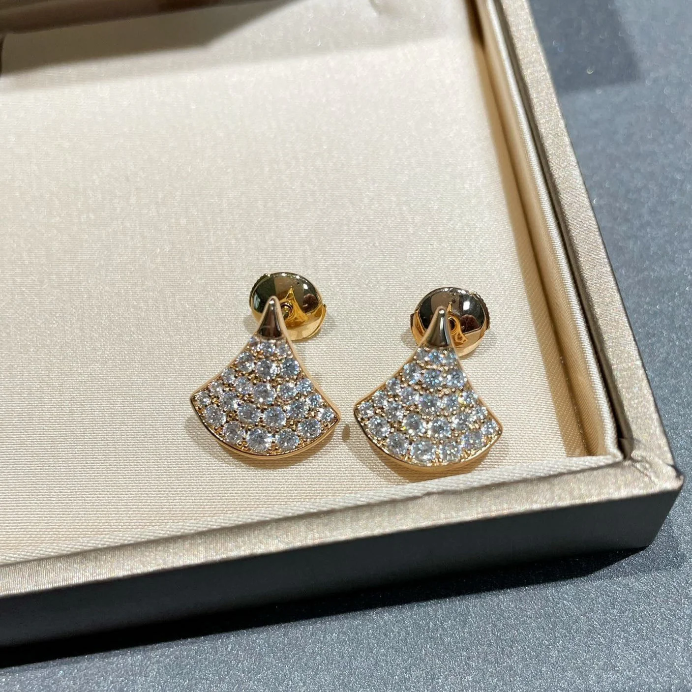 Regalia jewelryDREAM STUD EARRINGS DIAMOND