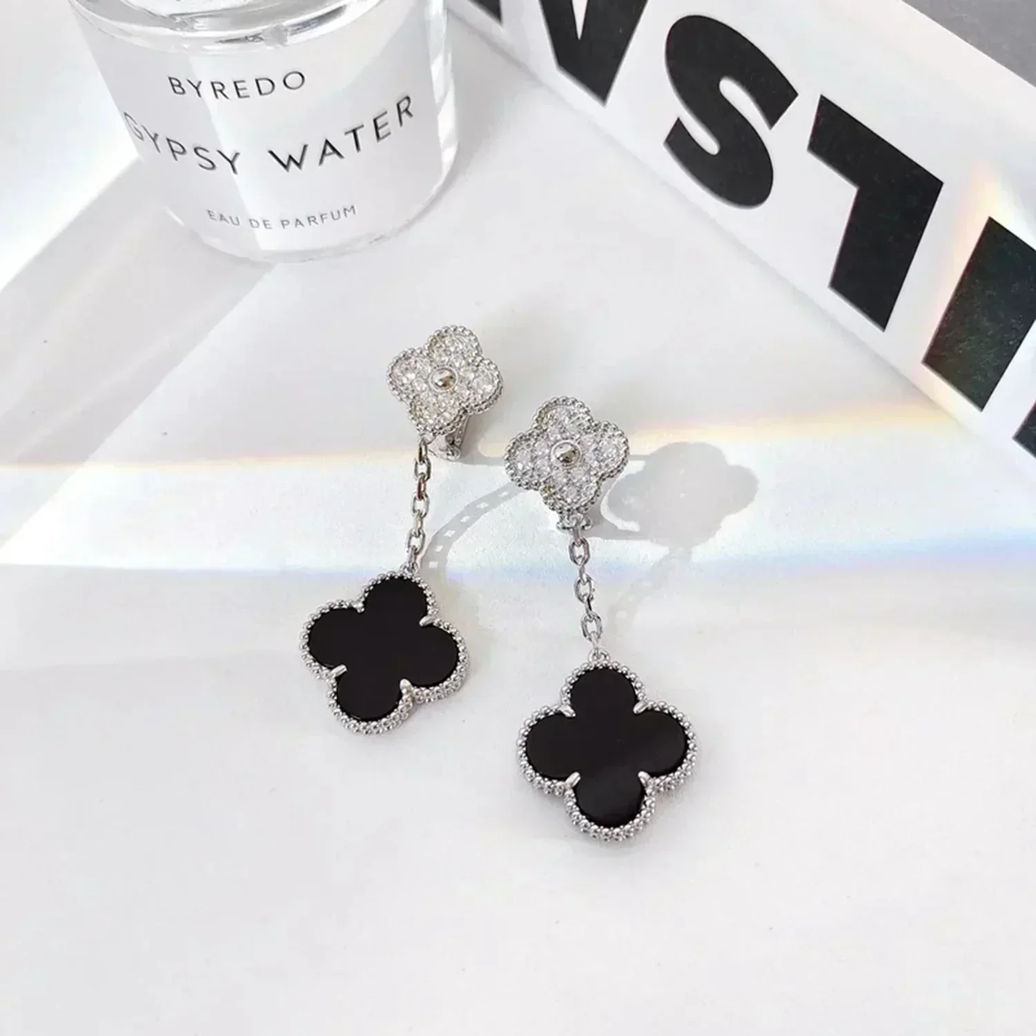 Regalia jewelryCLOVER 2 MOTIFS  DIAMOND ONYX EARRINGS SILVER