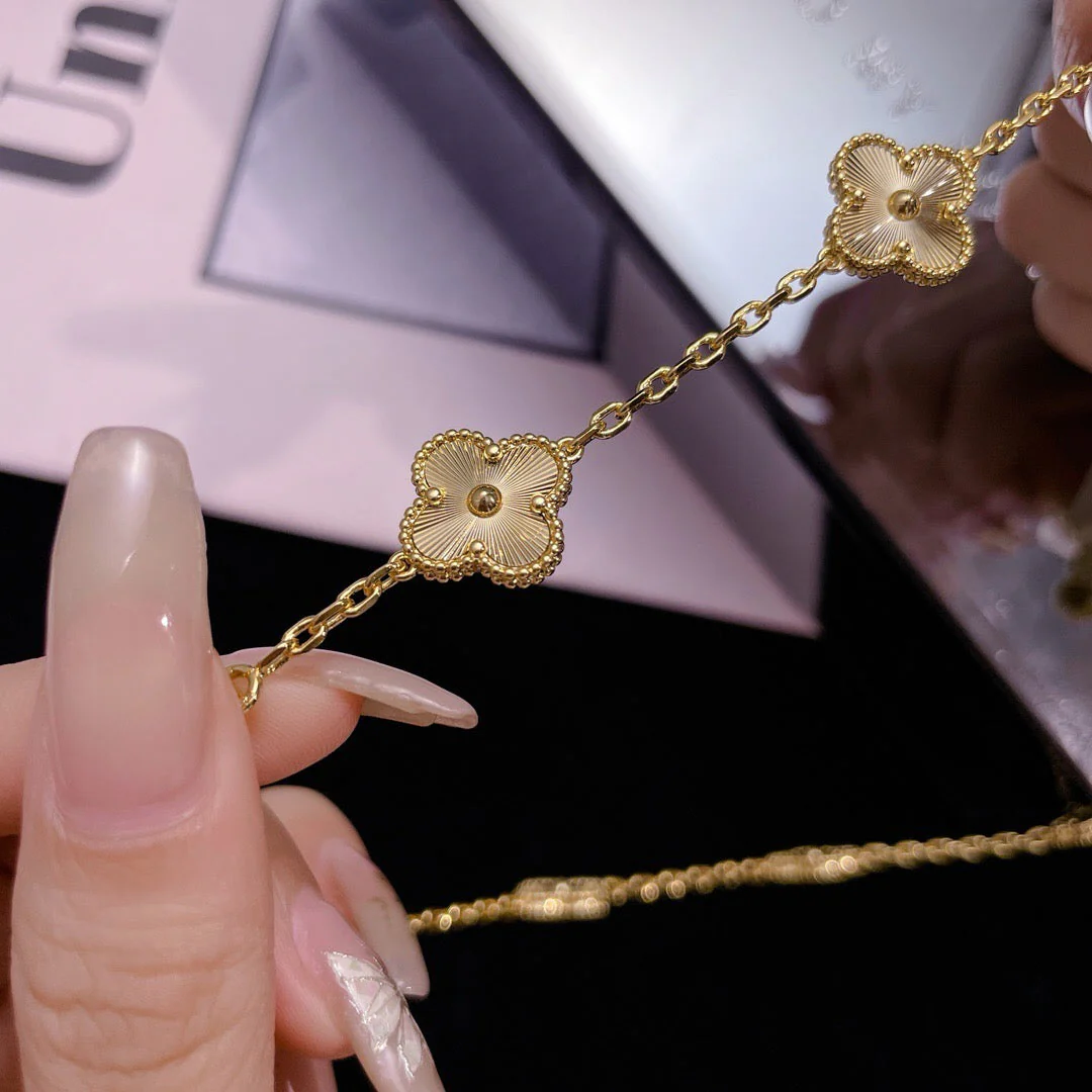 Regalia jewelryCLOVERS THE 10-MOTIFS LASER NECKLACE