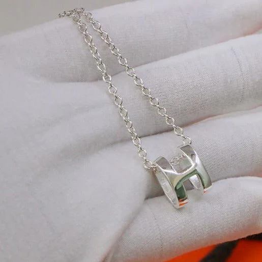 Regalia jewelryHM NECKLACE H LETTER OVAL SERIES