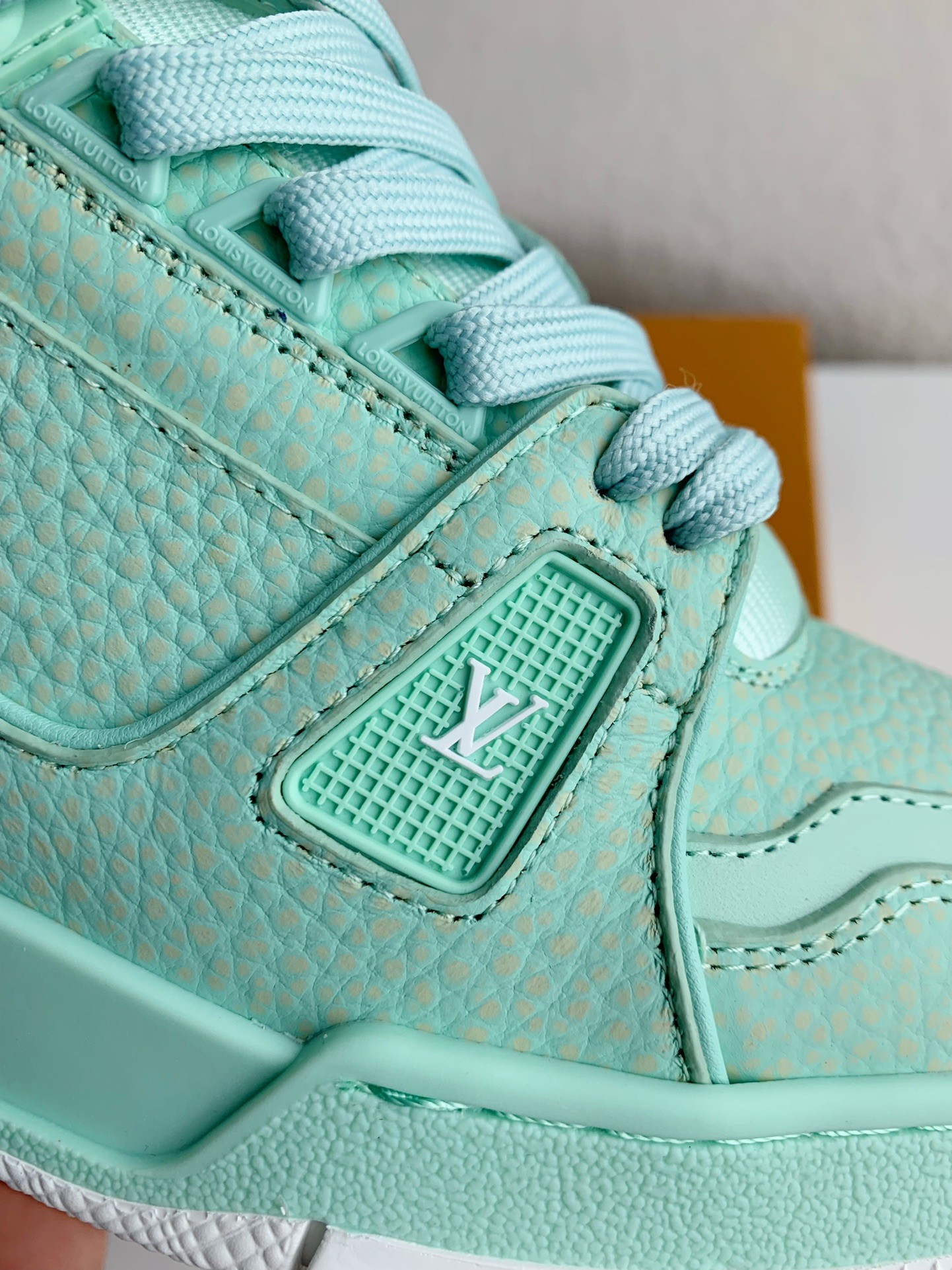 「#3005」LOUIS VUITTON SNEAKERS