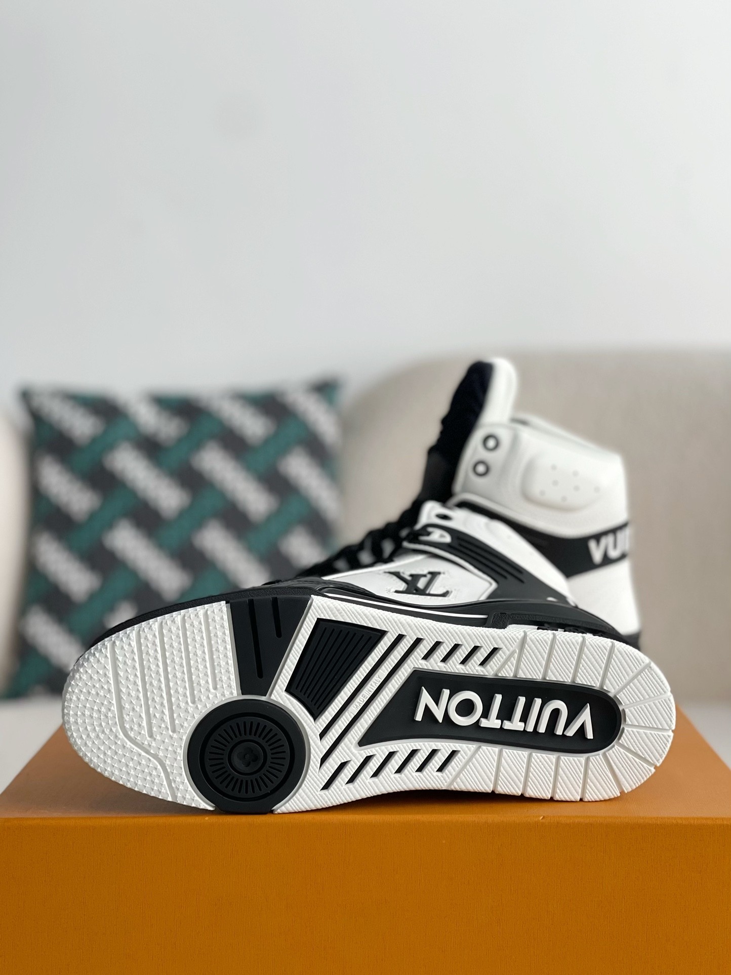 「#3195」LOUIS VUITTON TRAINER SNEAKERS