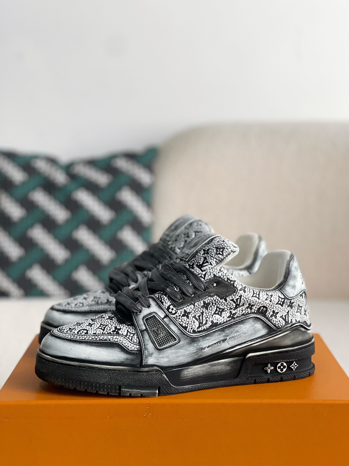 「#3172」LOUIS VUITTON SNEAKERS