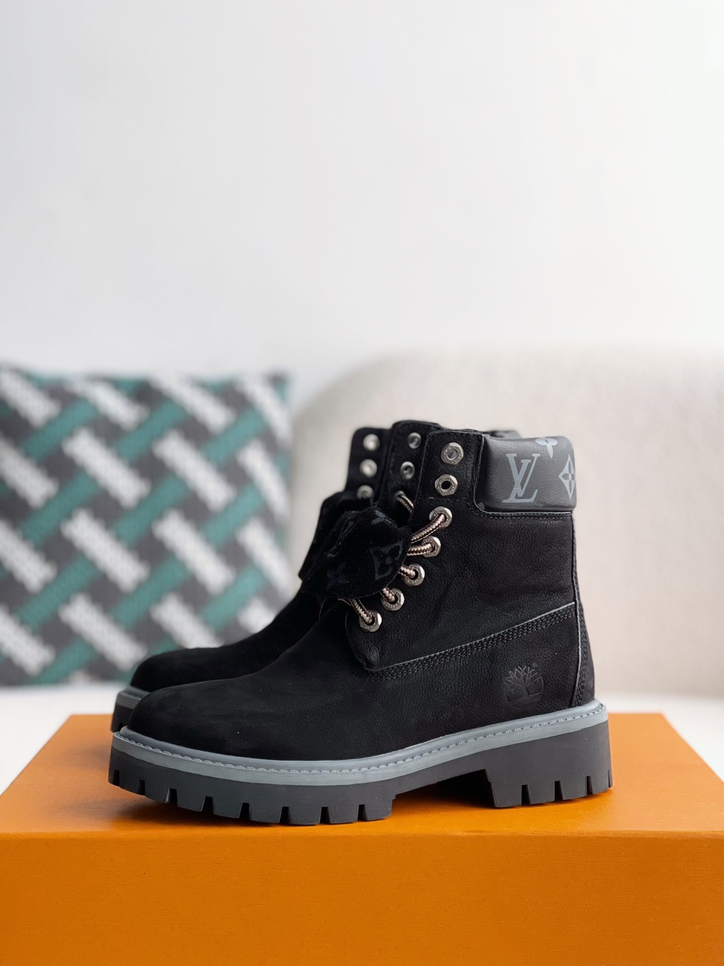 「#3575」louis vuitton & timberland Martin boots