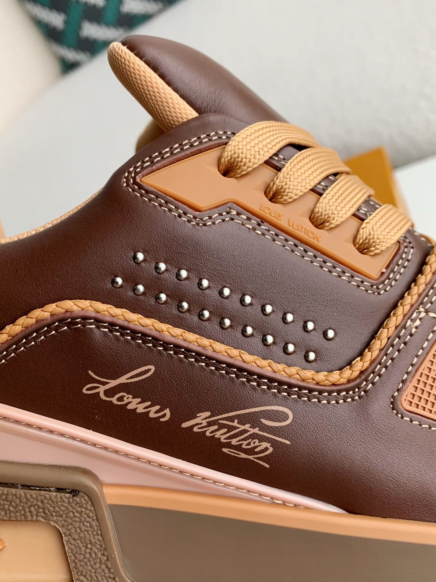 「#3309」 LOUIS VUITTON TRAINER SNEAKERS