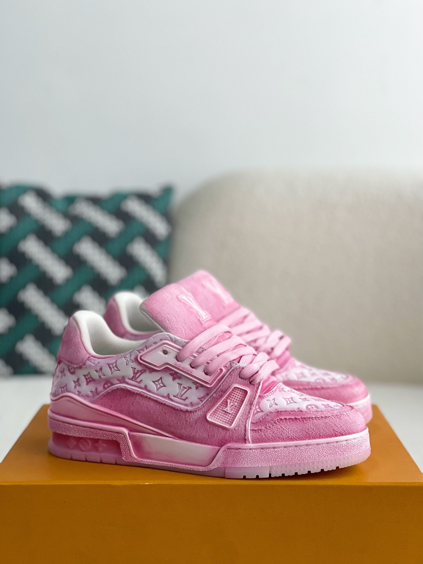 「#3317」 LOUIS VUITTON TRAINER SNEAKERS