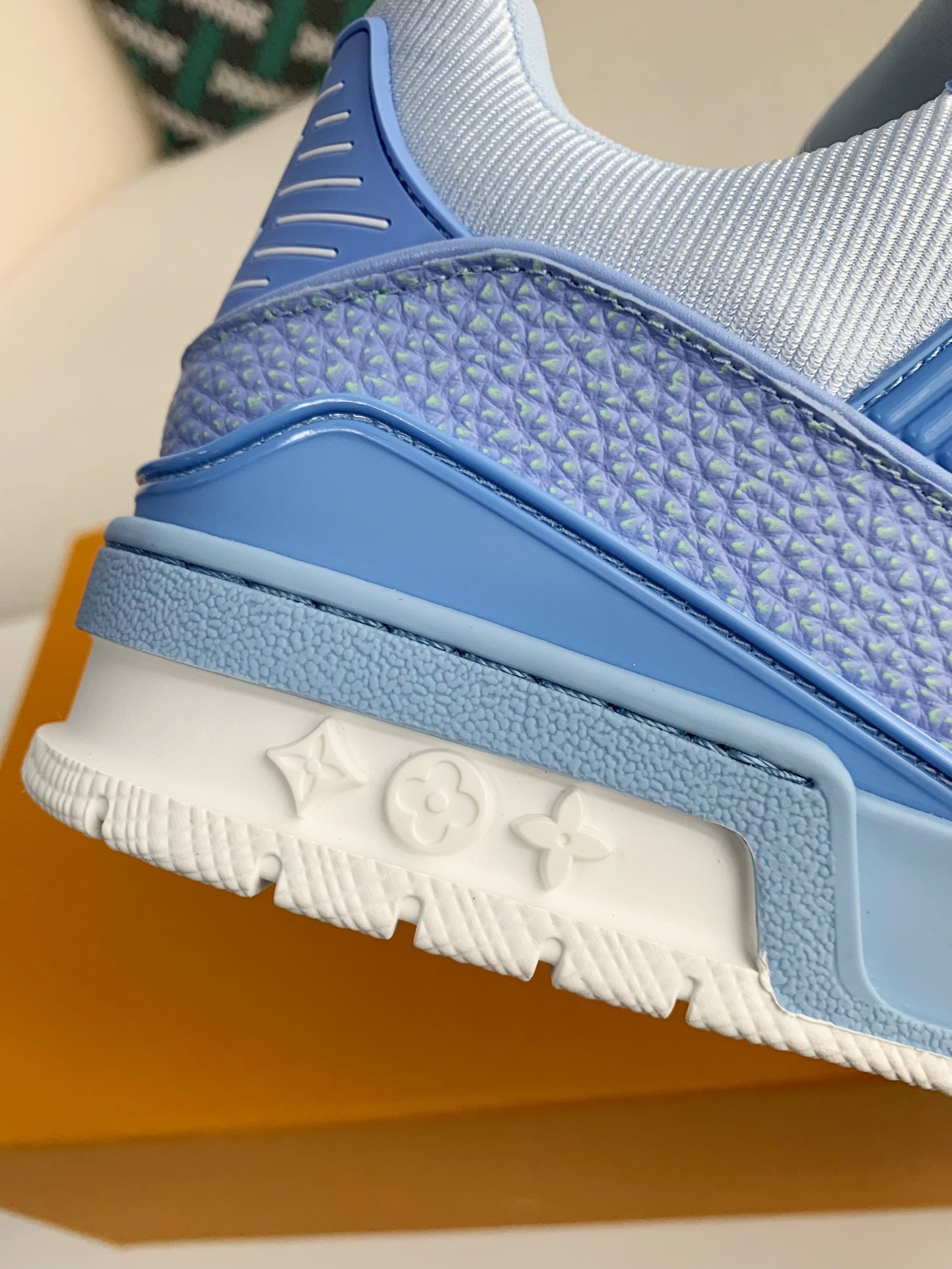 「#3038」LOUIS VUITTON SNEAKERS