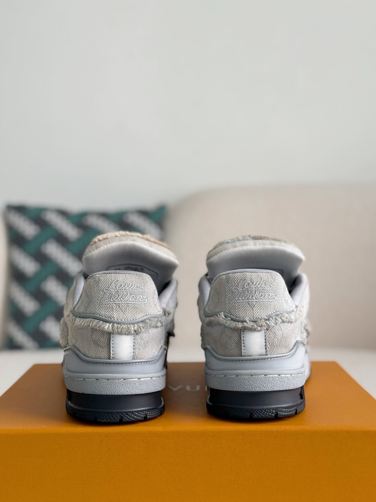 LOUIS VUITTON TRAINER SNEAKERS