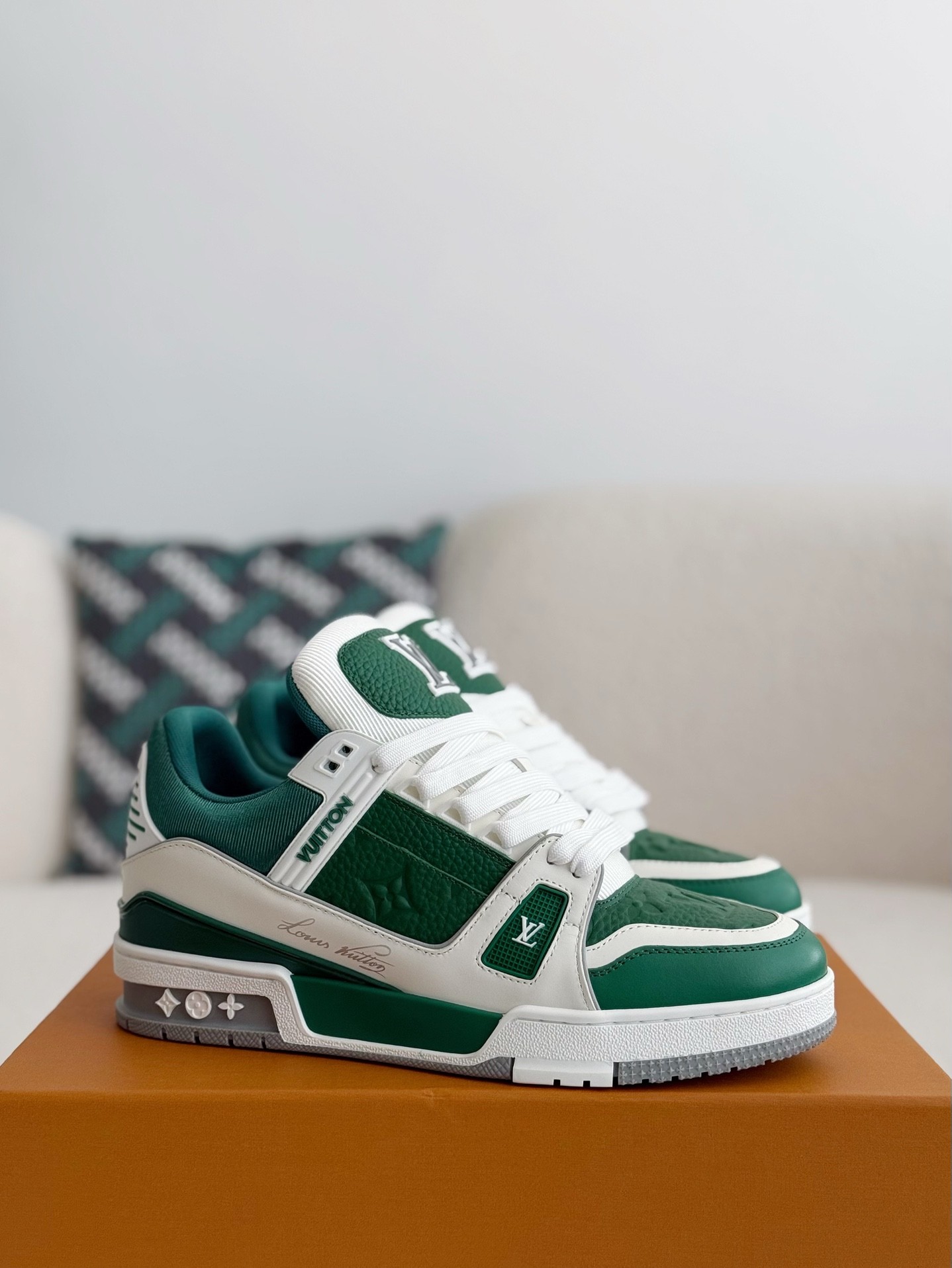 「#3876」 LOUIS VUITTON TRAINER SNEAKERS