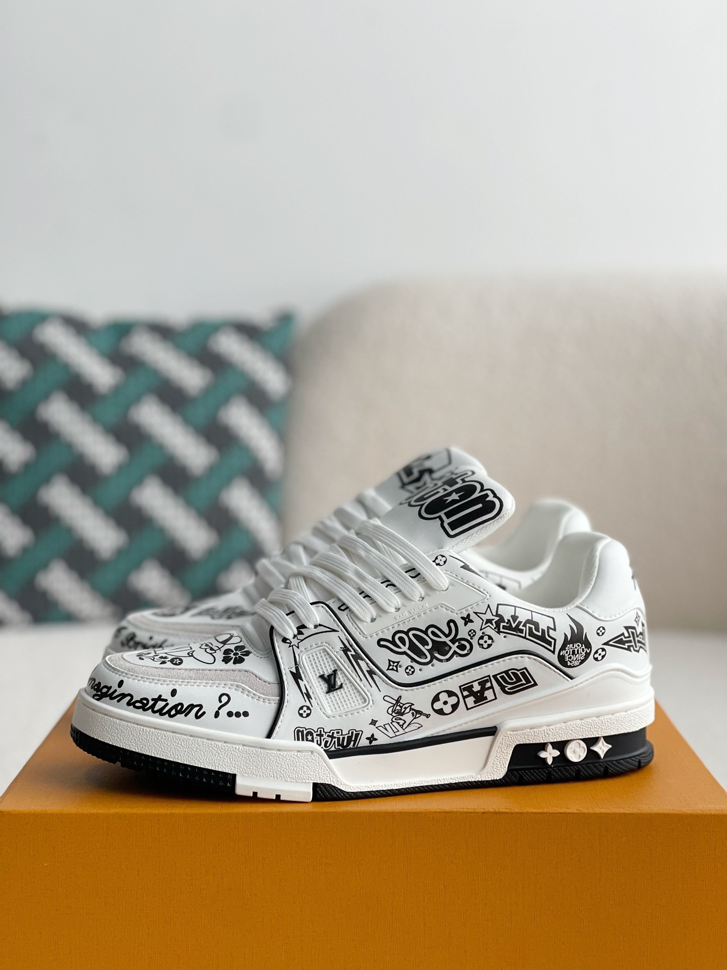 「#2994」LOUIS VUITTON SKATE SNEAKERS