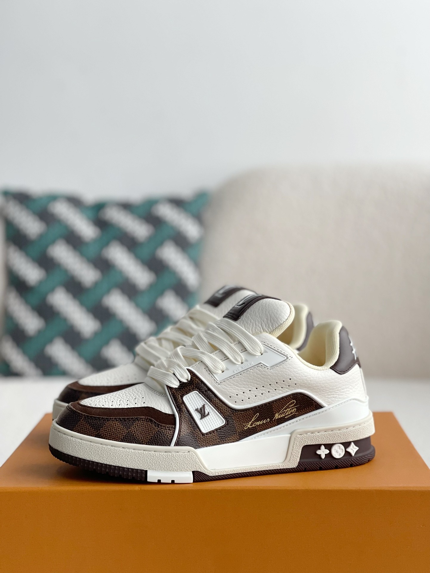 「#3385」 LOUIS VUITTON TRAINER SNEAKERS