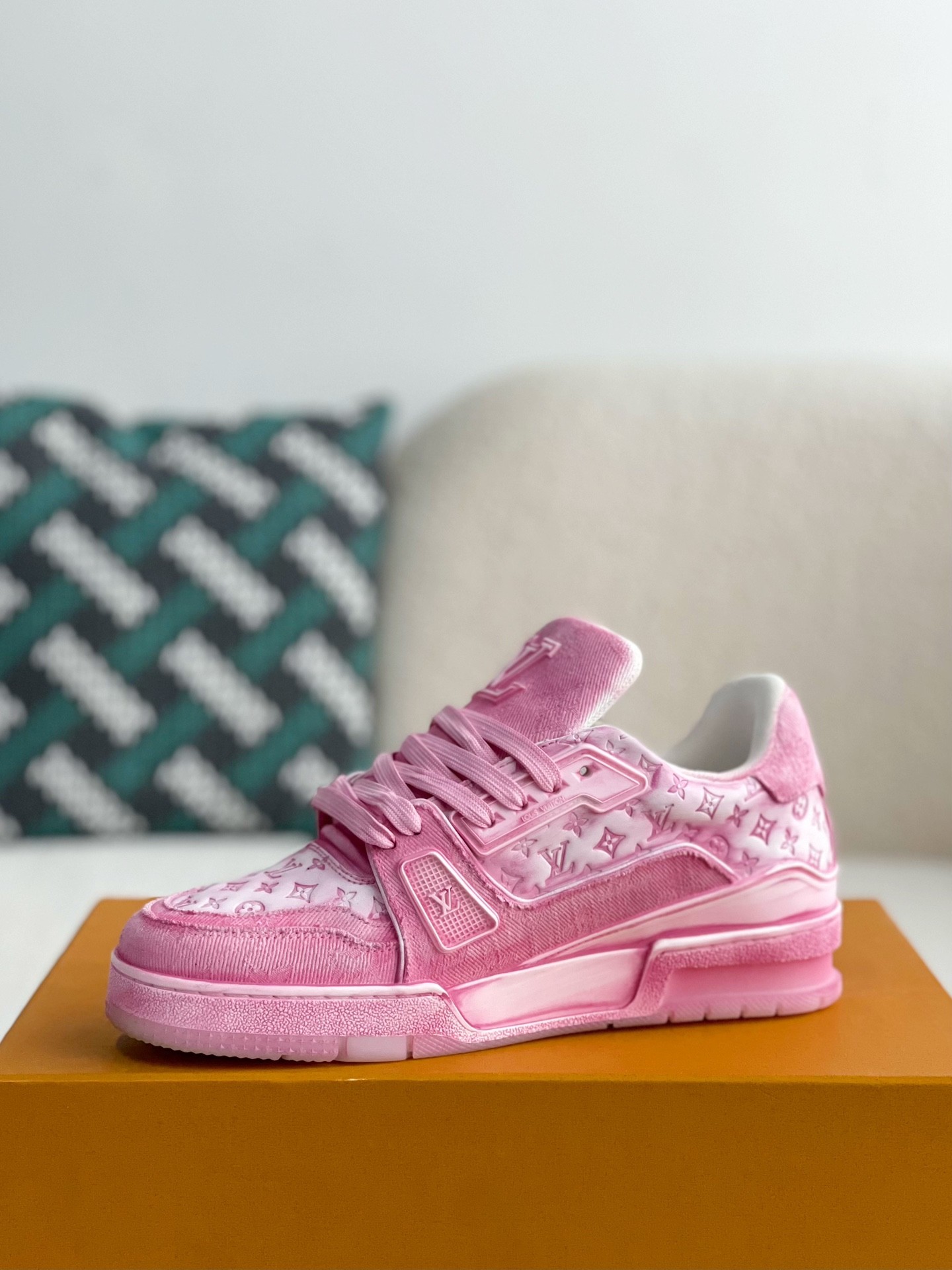 「#3317」 LOUIS VUITTON TRAINER SNEAKERS