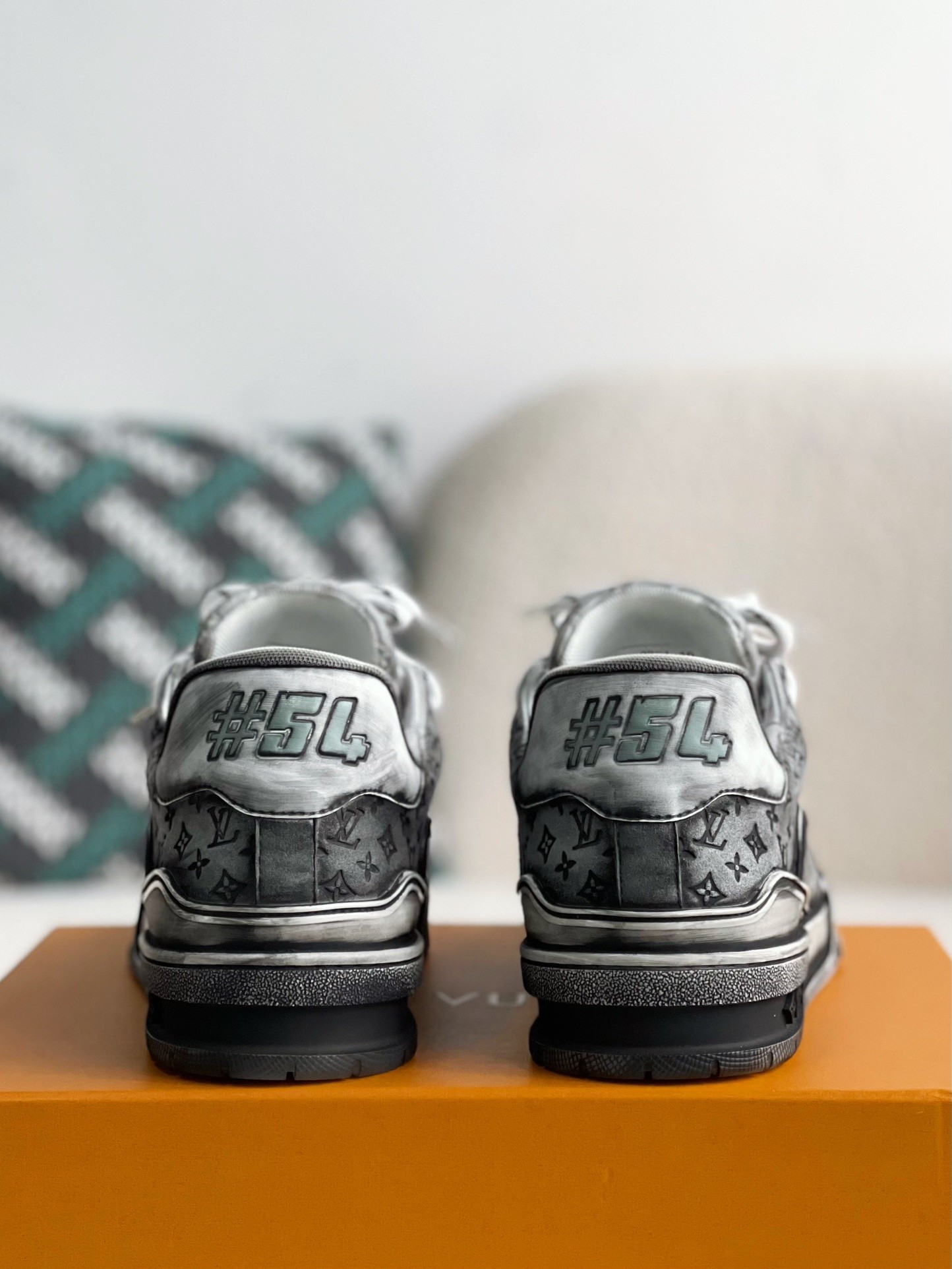 「#3567」 LOUIS VUITTON TRAINER SNEAKERS