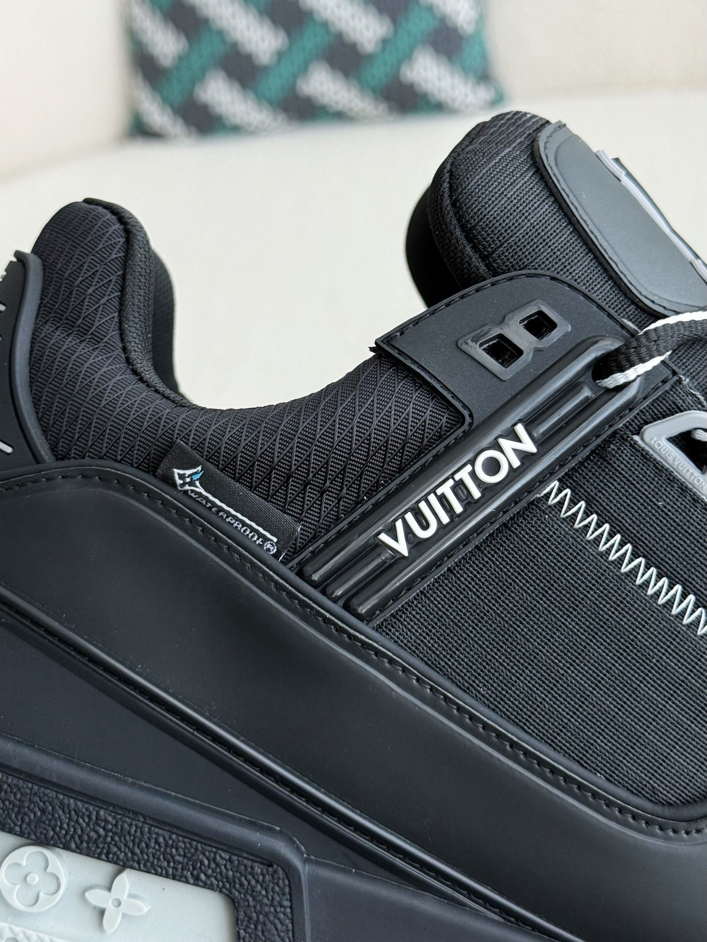 LOUIS VUITTON TRAINER SNEAKERS