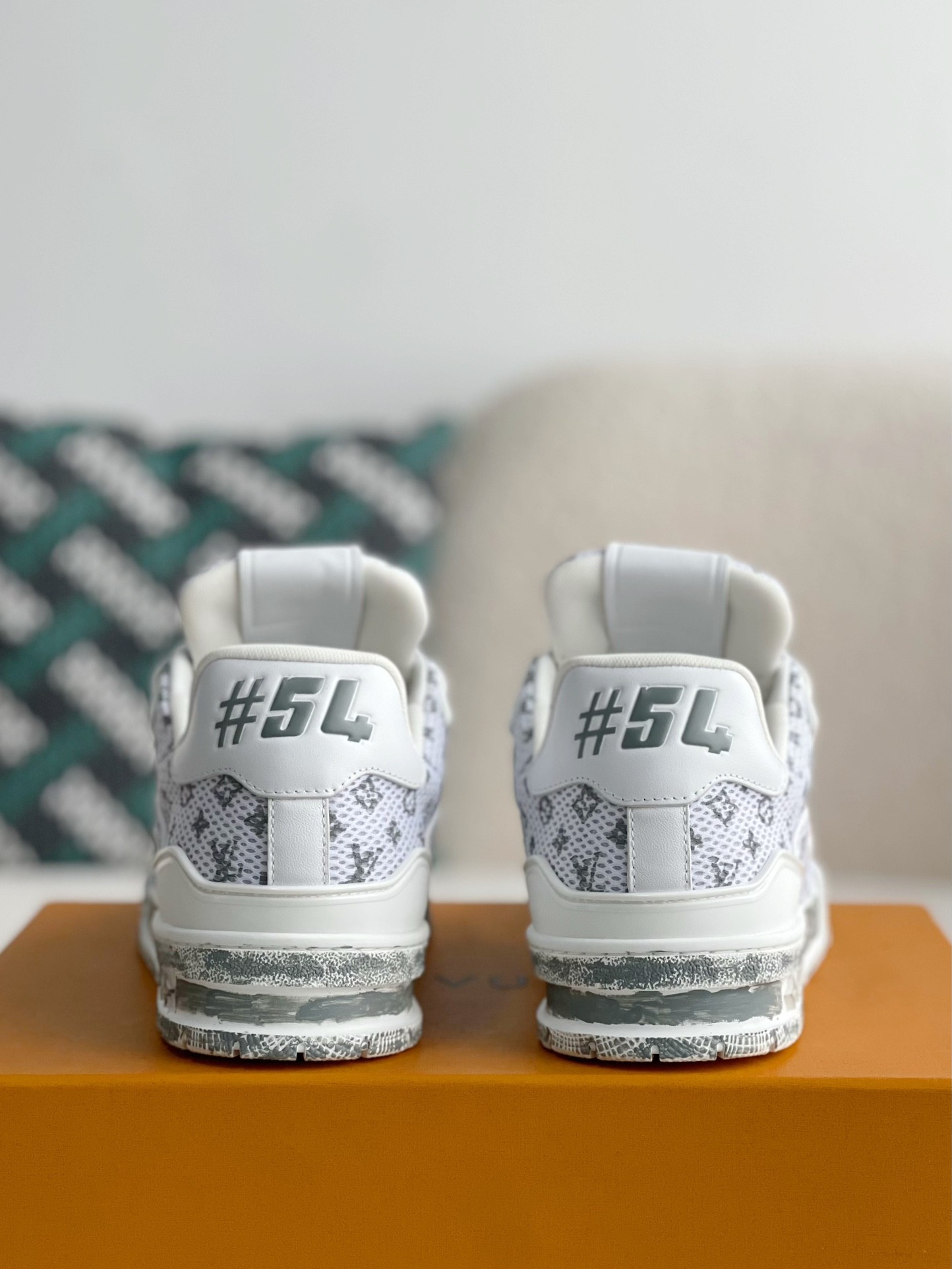 「#3369」 LOUIS VUITTON TRAINER SNEAKERS