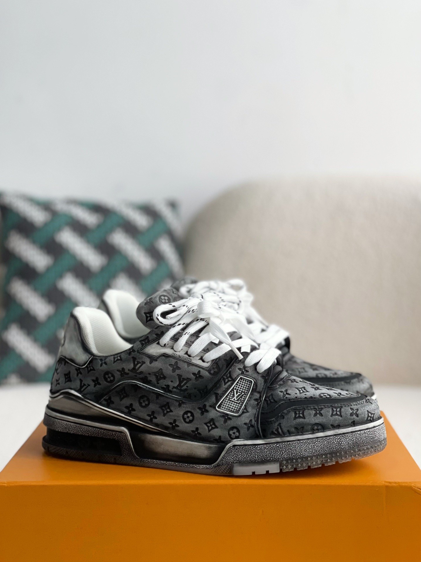 「#3567」 LOUIS VUITTON TRAINER SNEAKERS