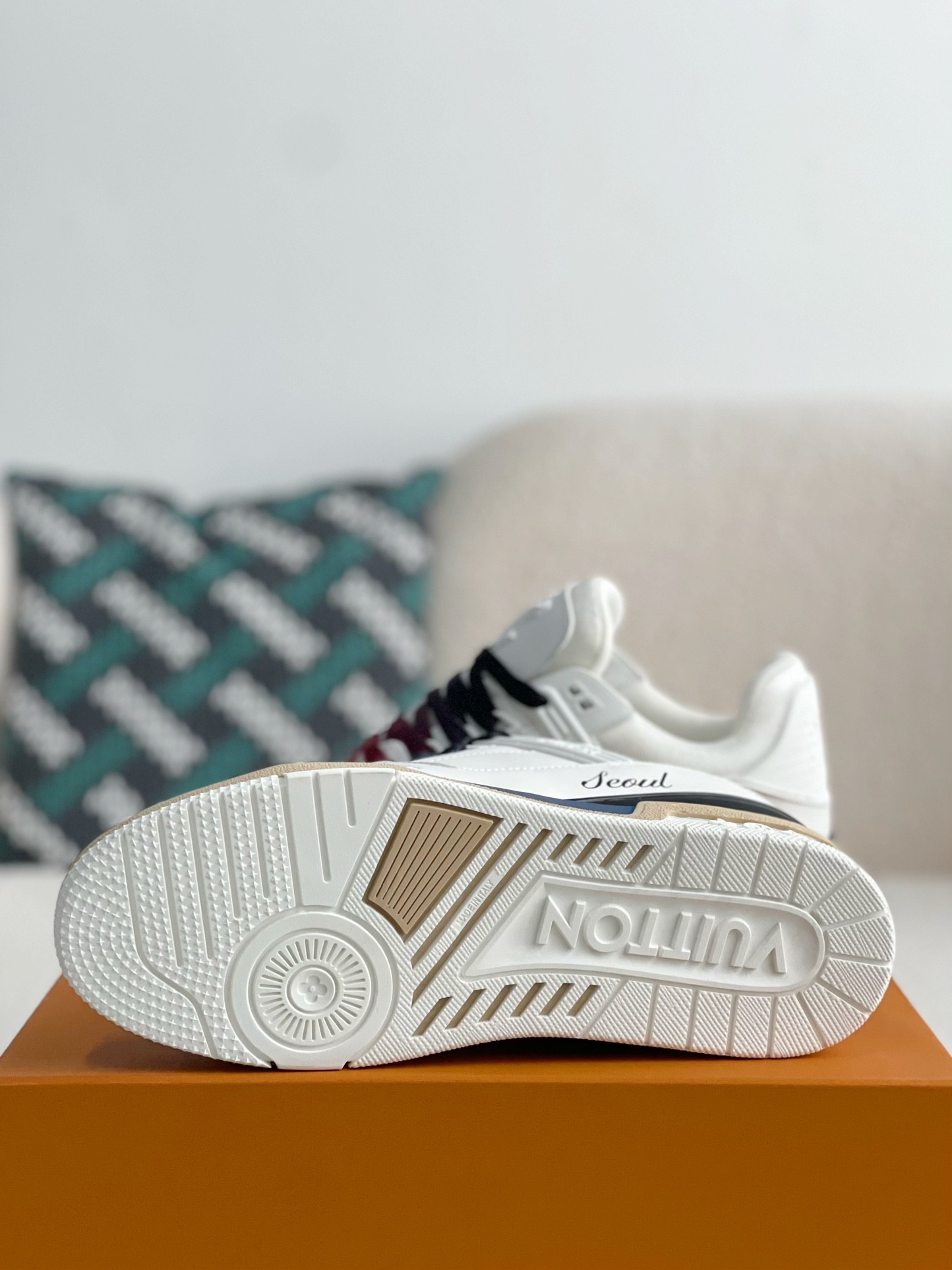 「#3142」 LOUIS VUITTON TRAINER SNEAKERS