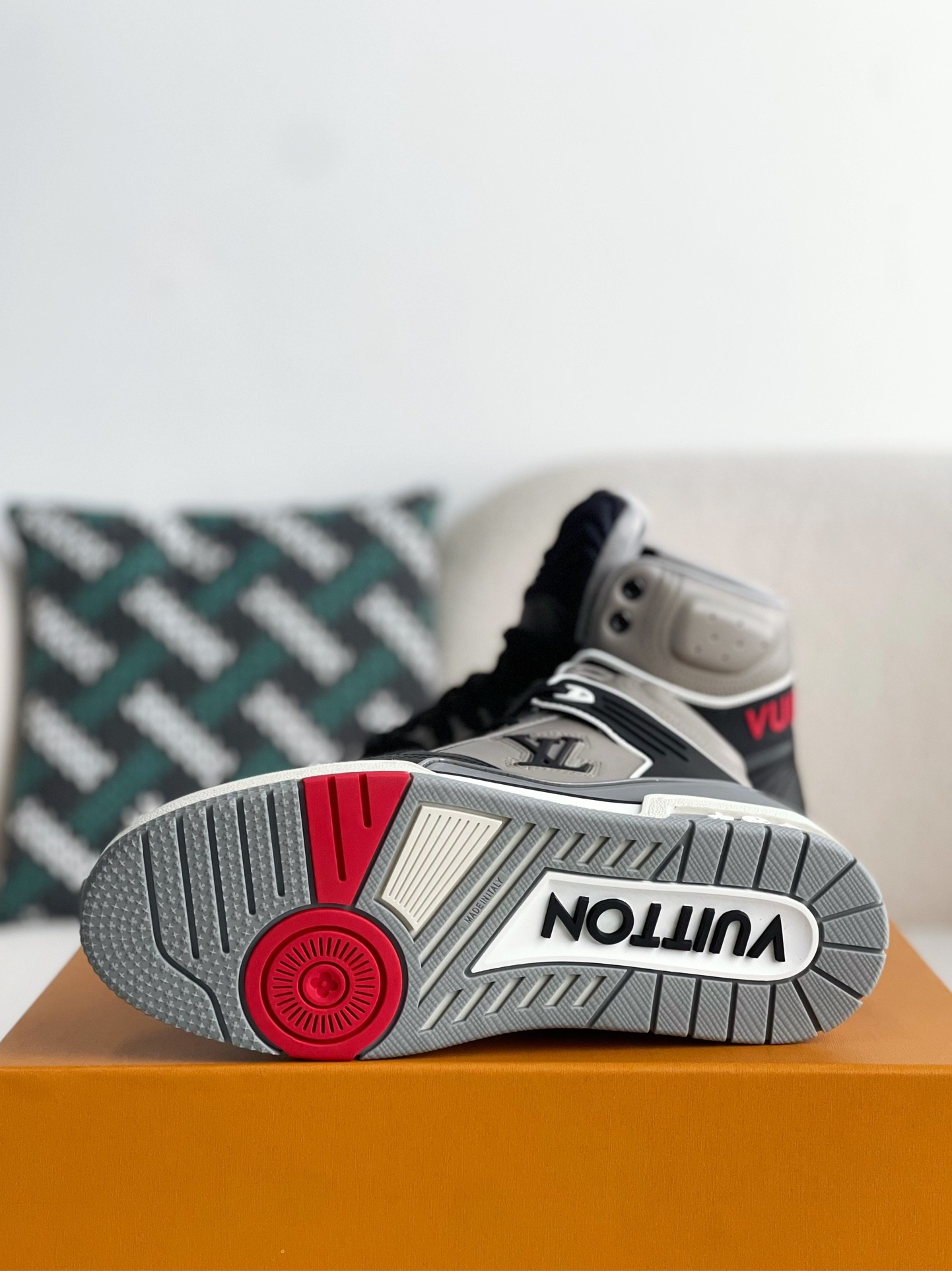 「#3918」LOUIS VUITTON TRAINER SNEAKERS