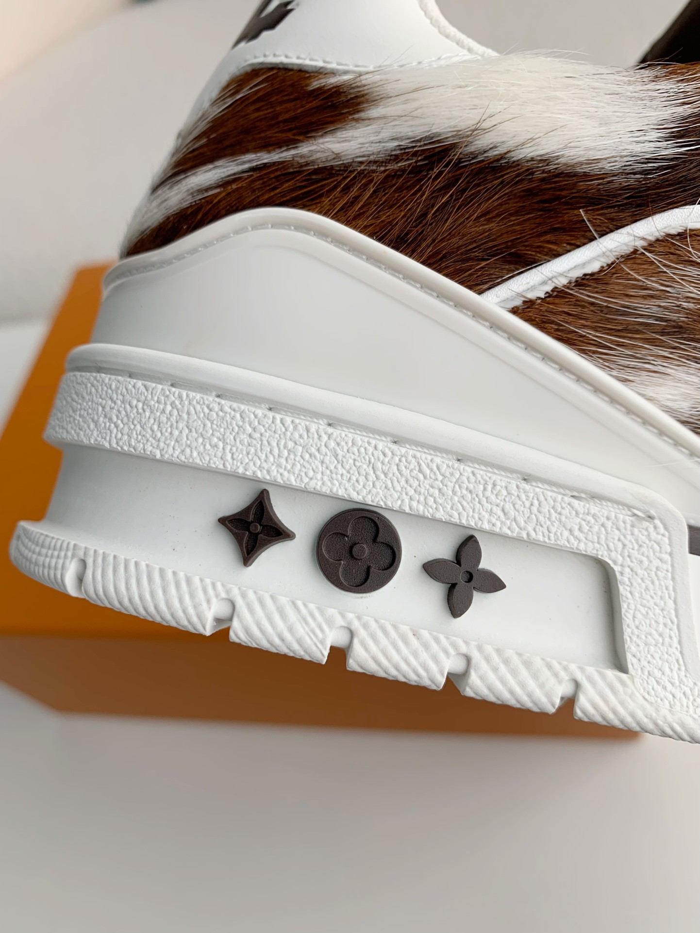 「#3530」 LOUIS VUITTON TRAINER SNEAKERS