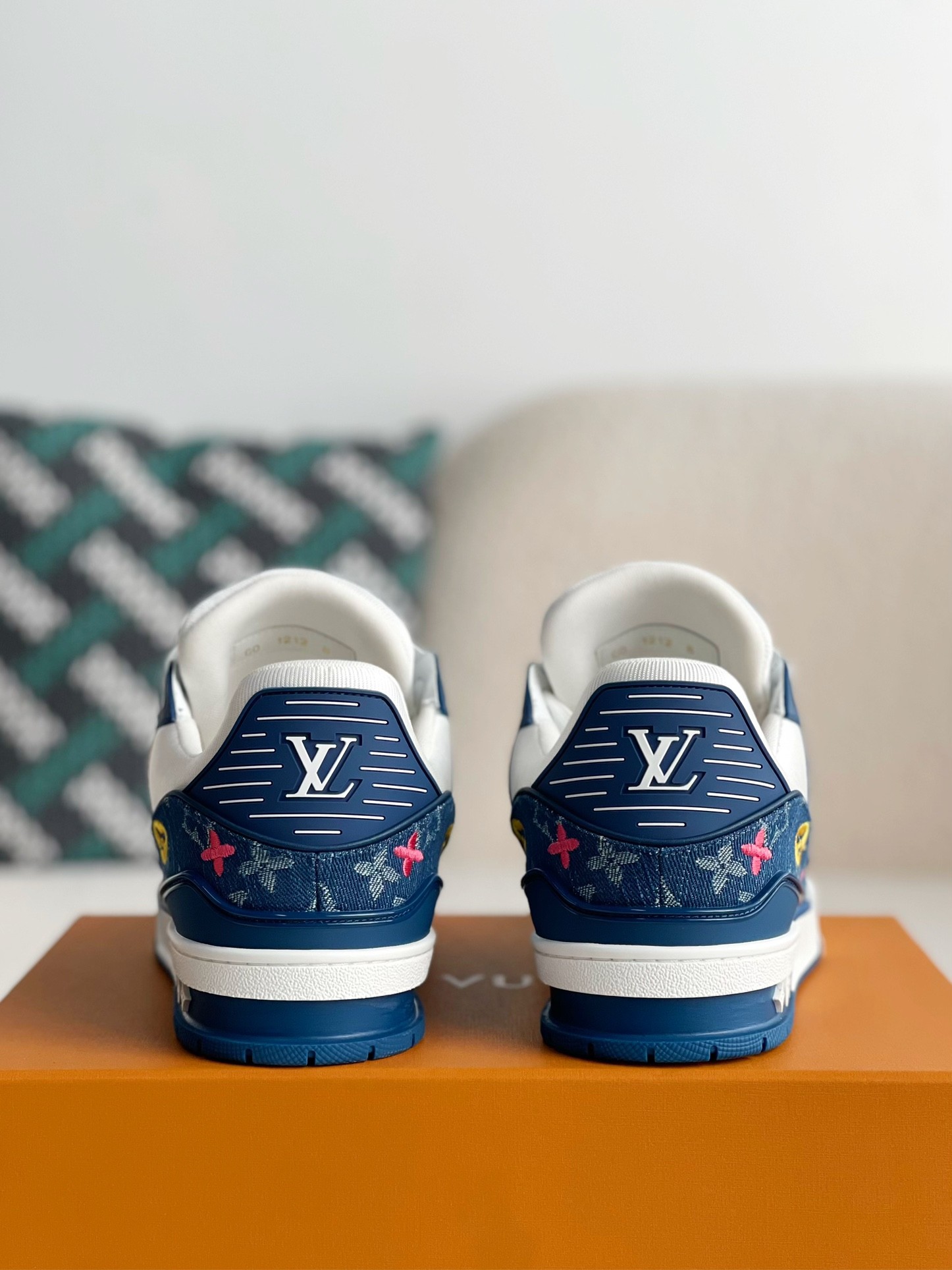 「#3239」 LOUIS VUITTON TRAINER SNEAKERS