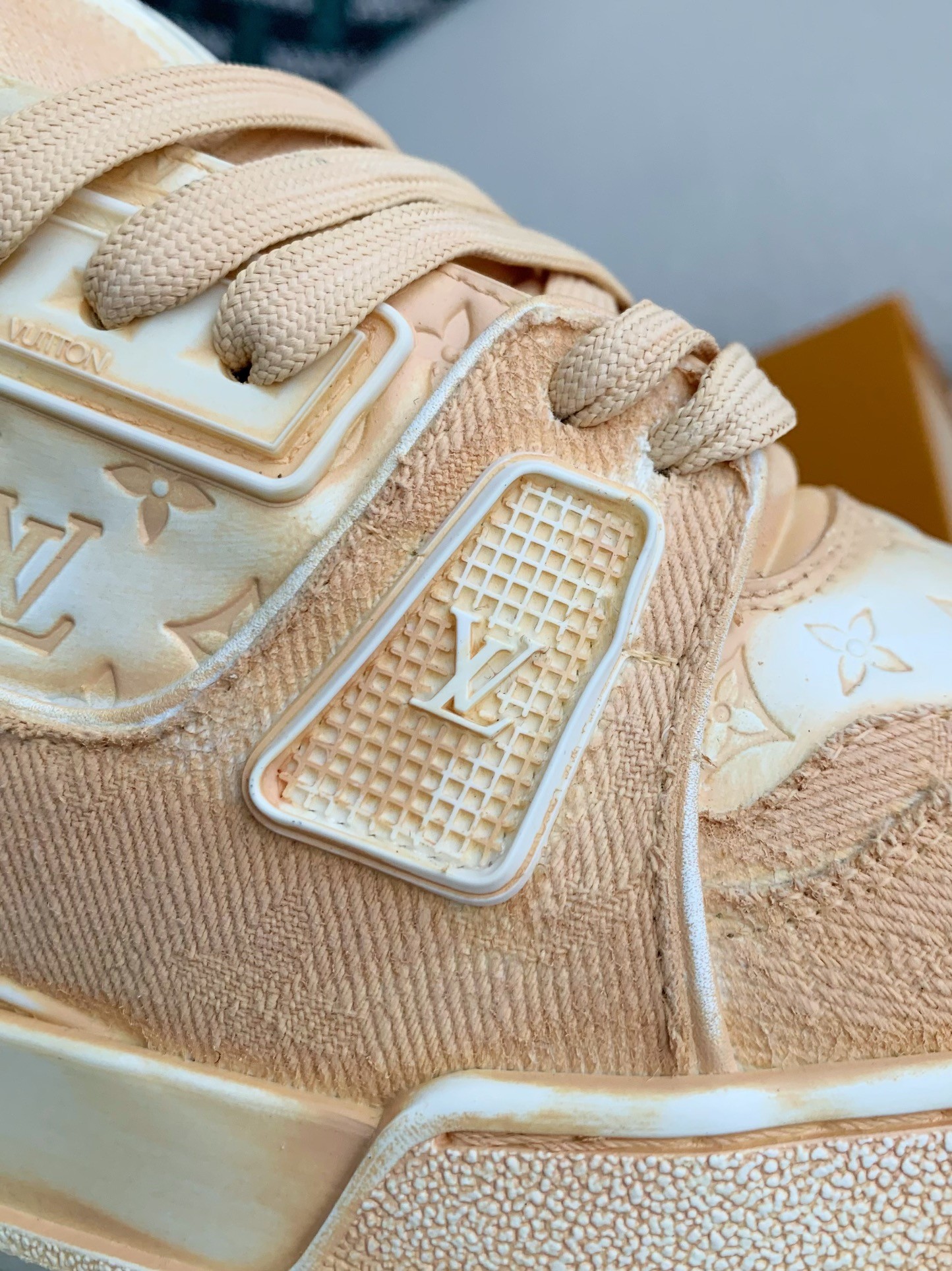 「#3319」 LOUIS VUITTON TRAINER SNEAKERS