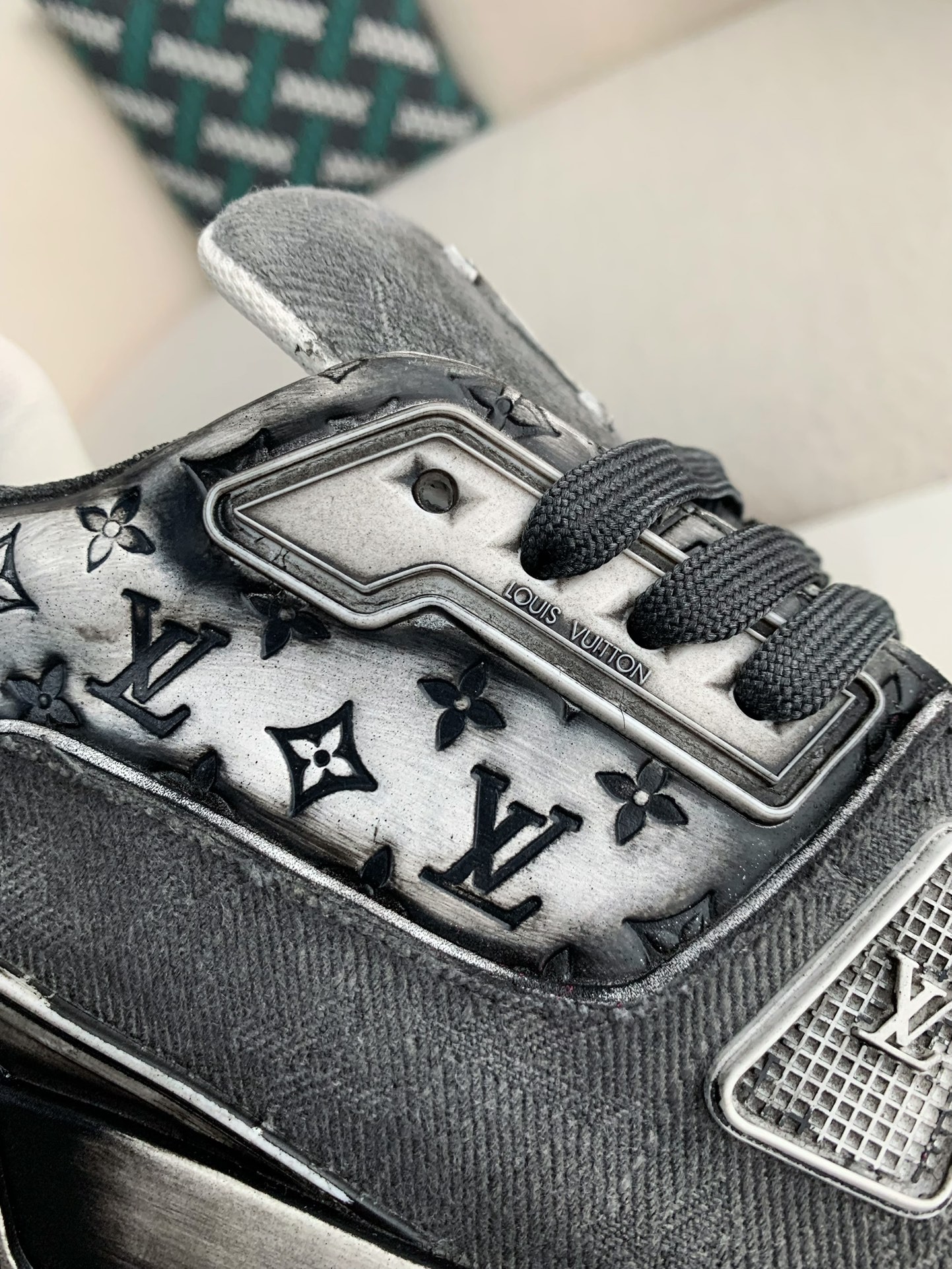 「#3320」 LOUIS VUITTON TRAINER SNEAKERS