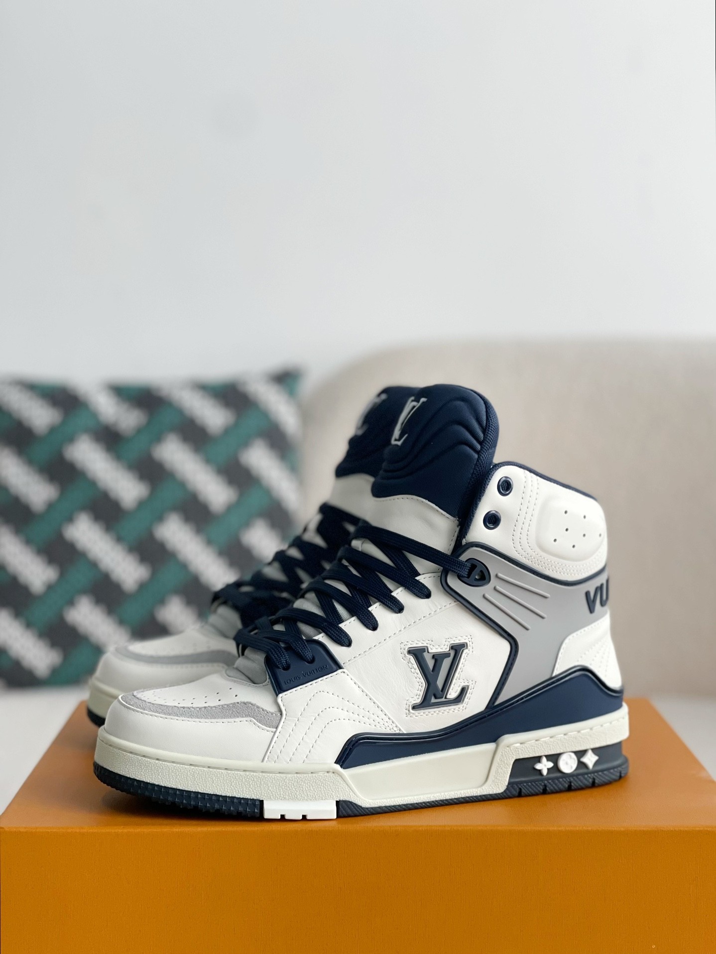 「#3197」LOUIS VUITTON TRAINER SNEAKERS
