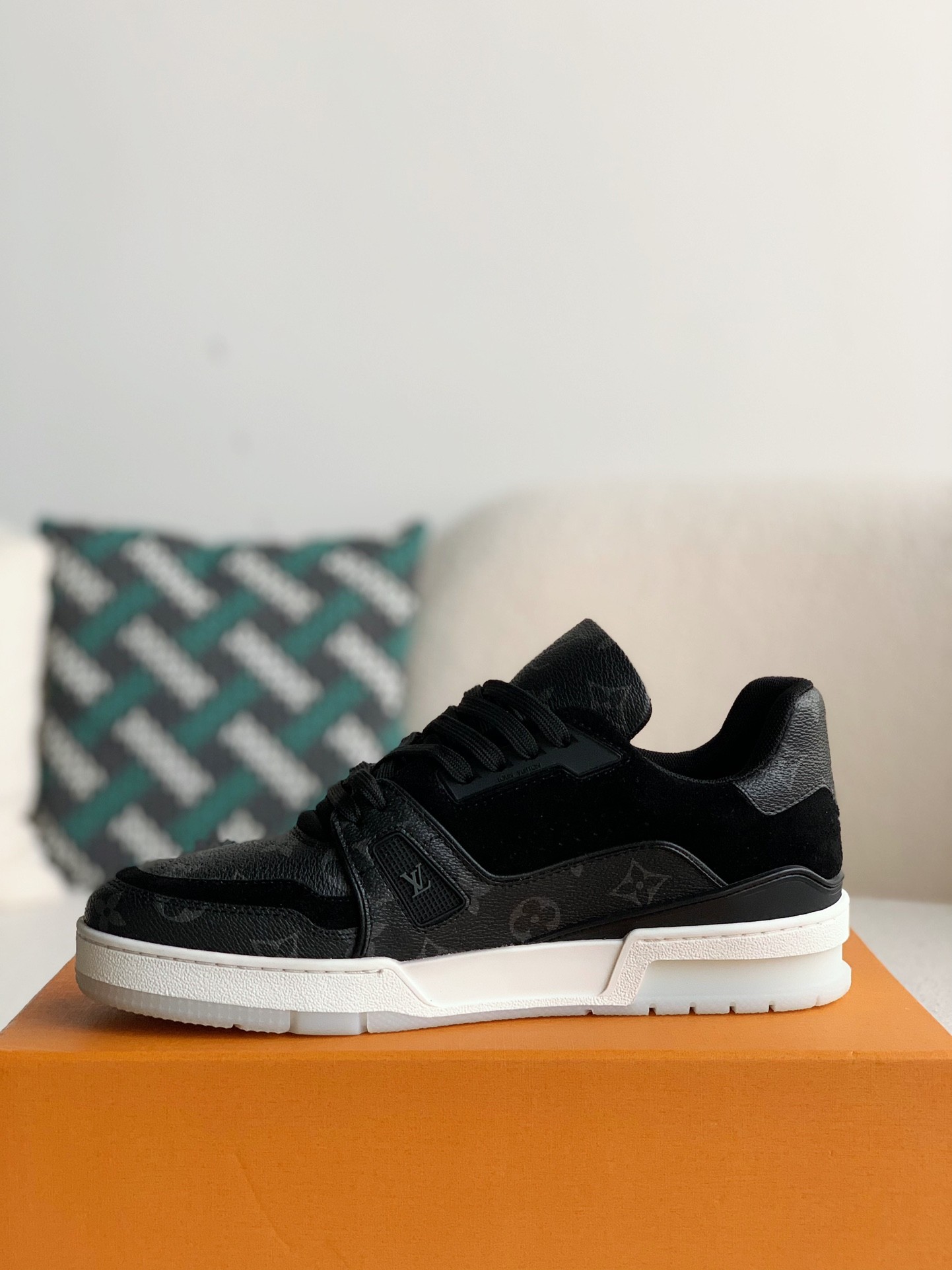 LOUIS VUITTON TRAINER