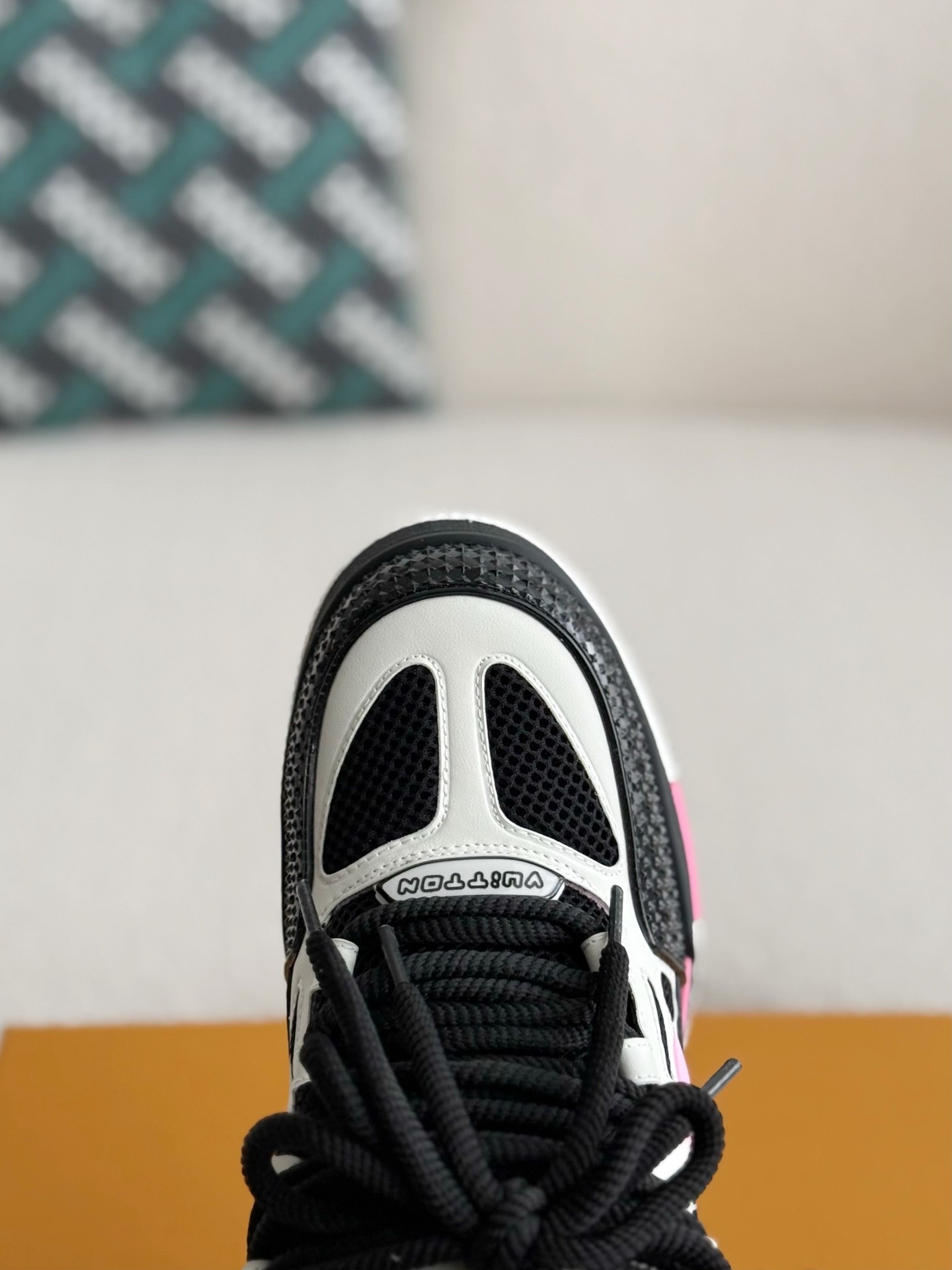 LOUIS VUITTON SKATE SNEAKERS