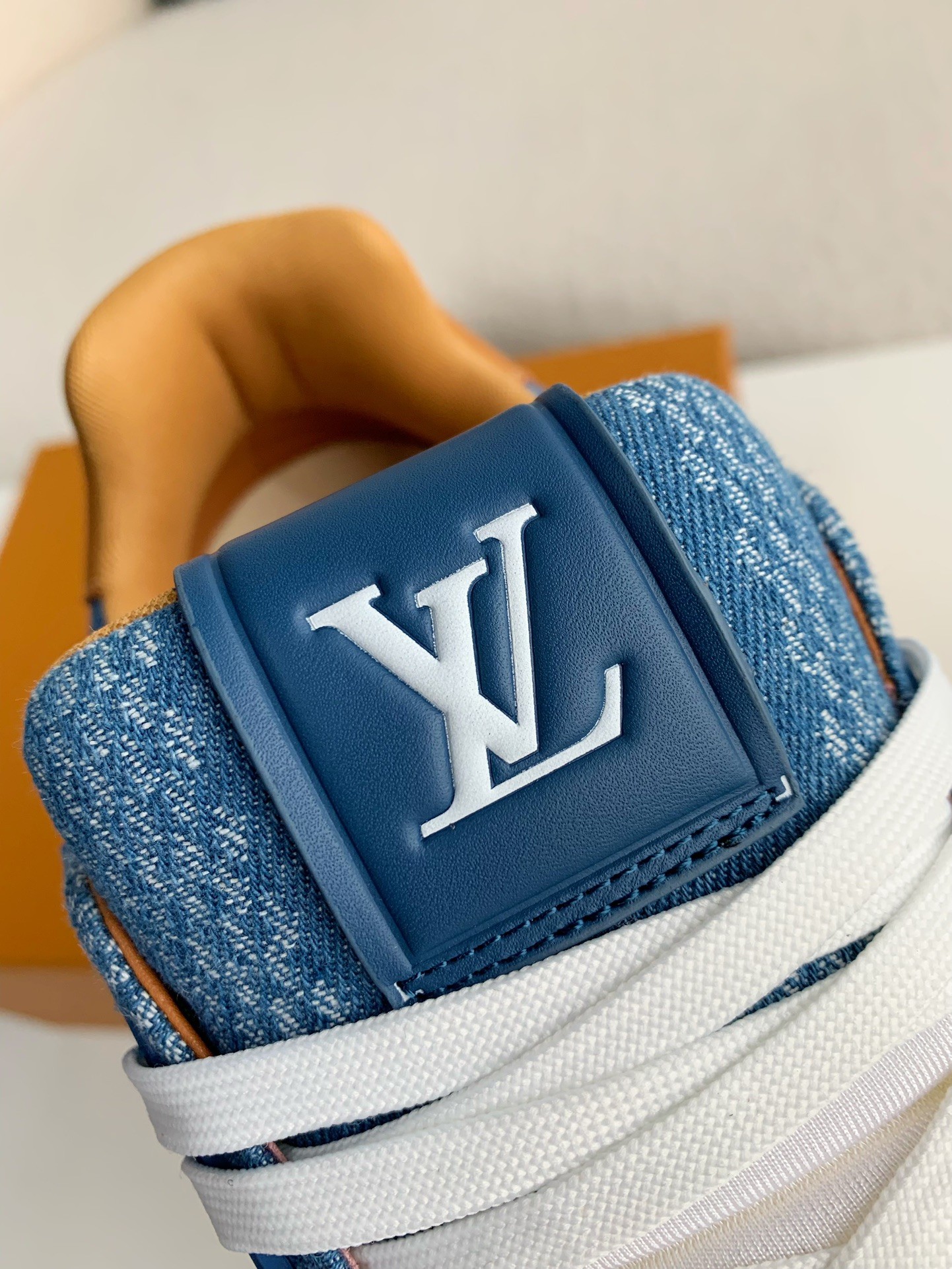 「#3124」LOUIS VUITTON SNEAKERS