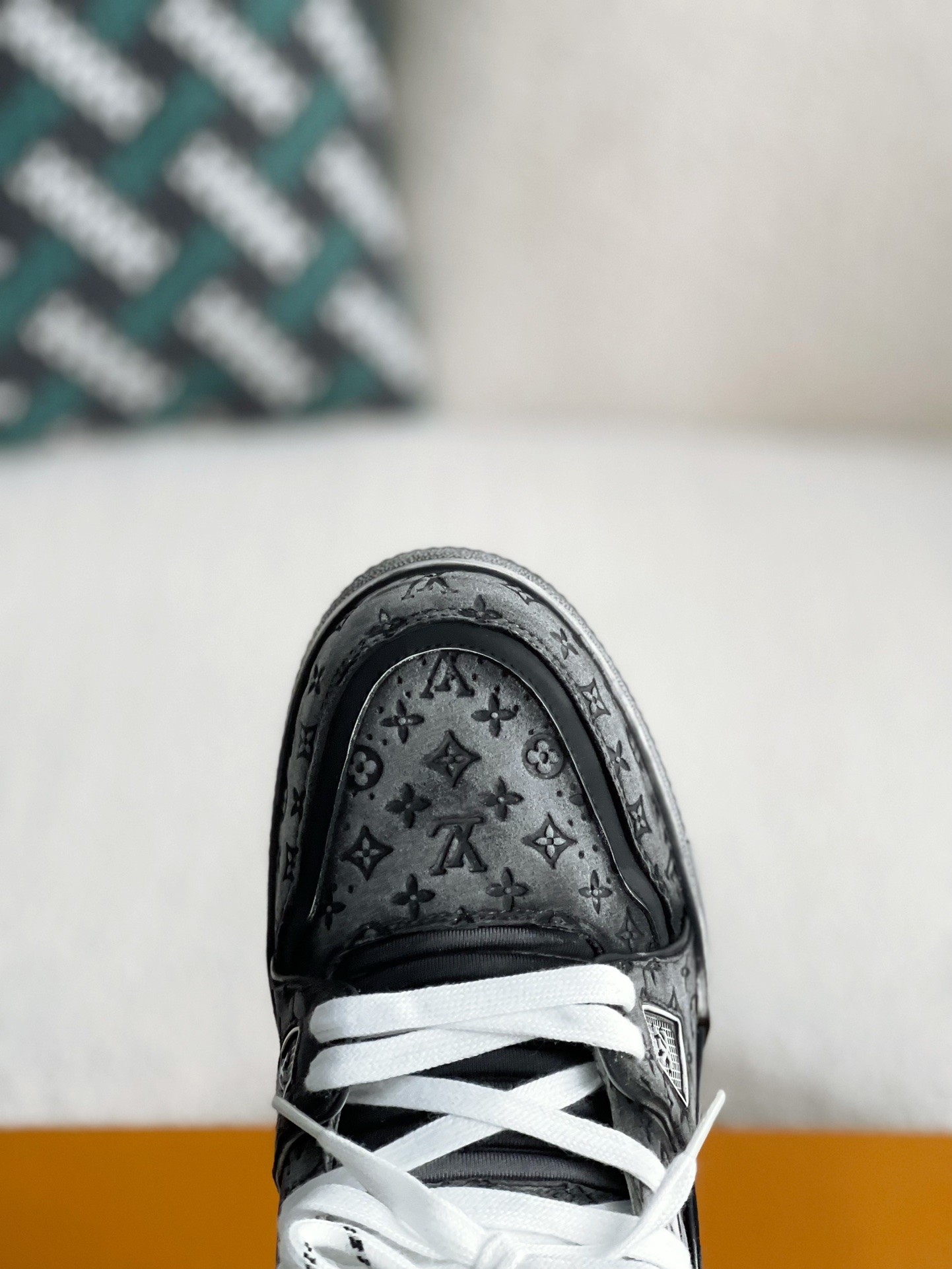 「#3567」 LOUIS VUITTON TRAINER SNEAKERS