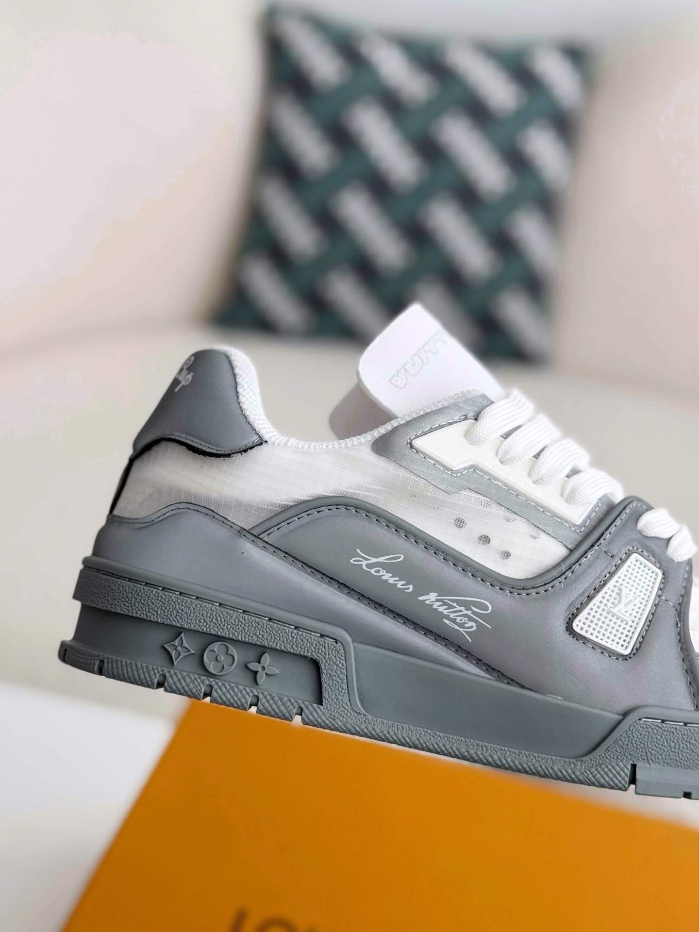 「#3836」 LOUIS VUITTON TRAINER CUP SNEAKERS