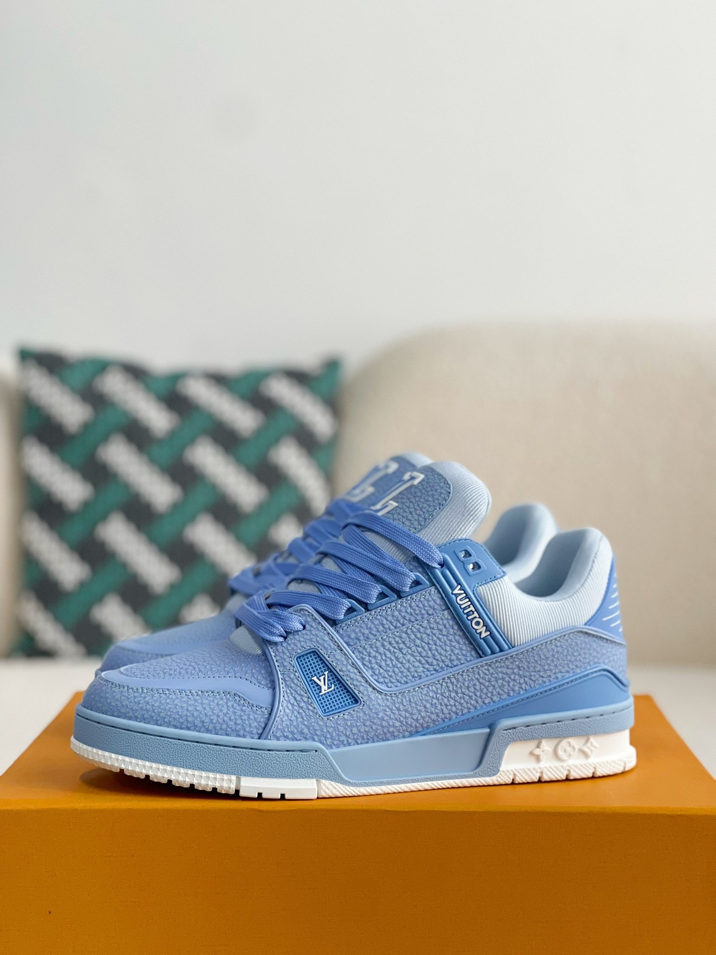 「#3038」LOUIS VUITTON SNEAKERS