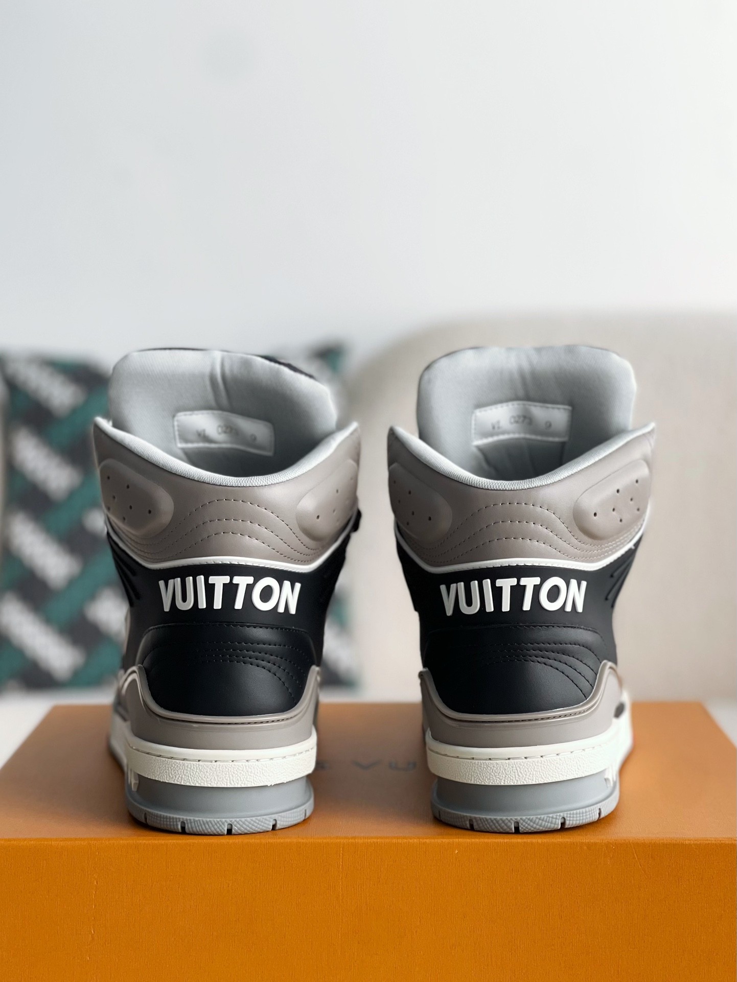 「#3196」LOUIS VUITTON TRAINER SNEAKERS