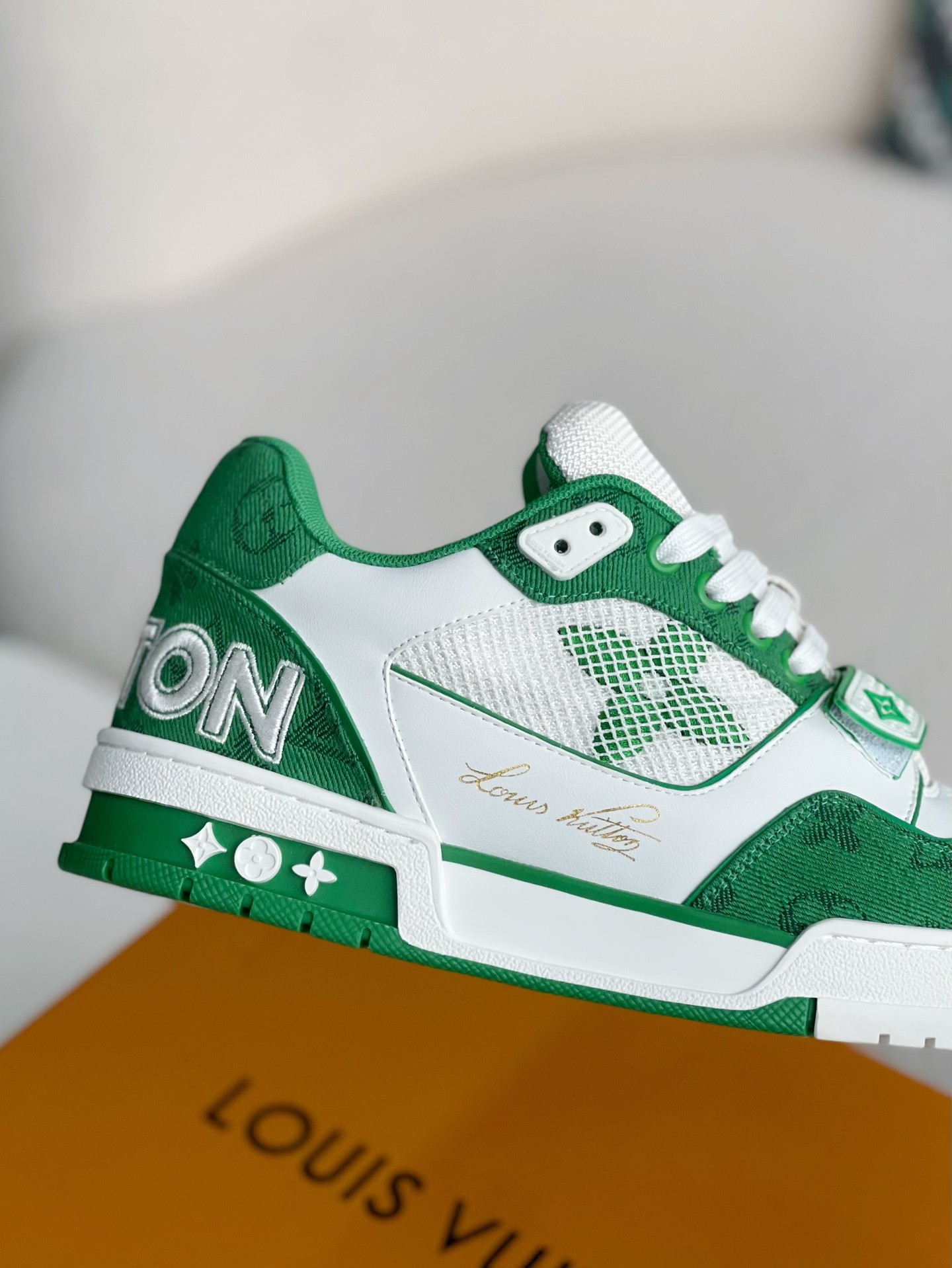 「#3027」LOUIS VUITTON TRAINER Sneakers