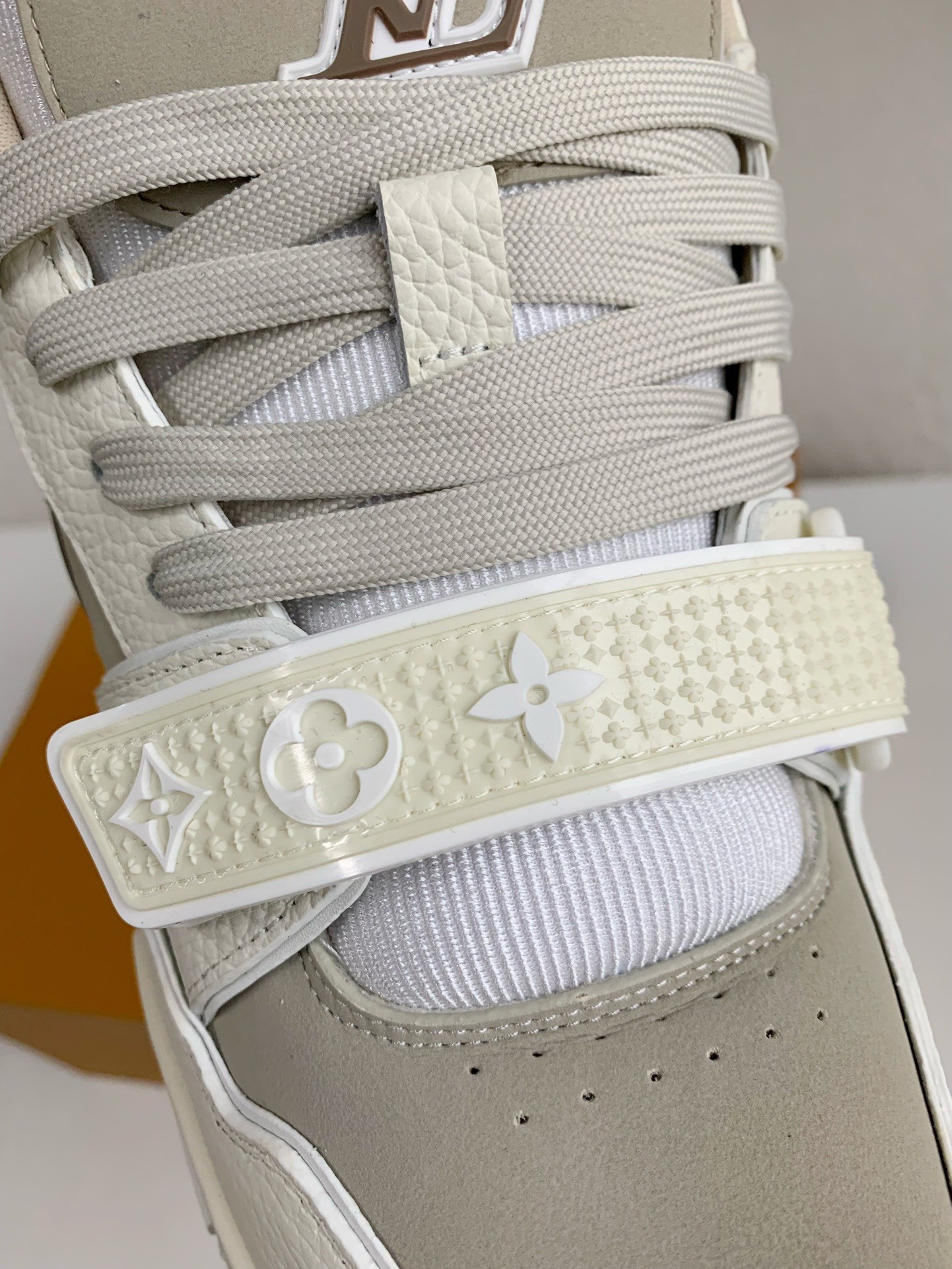 「#3343」 LOUIS VUITTON TRAINER SNEAKERS