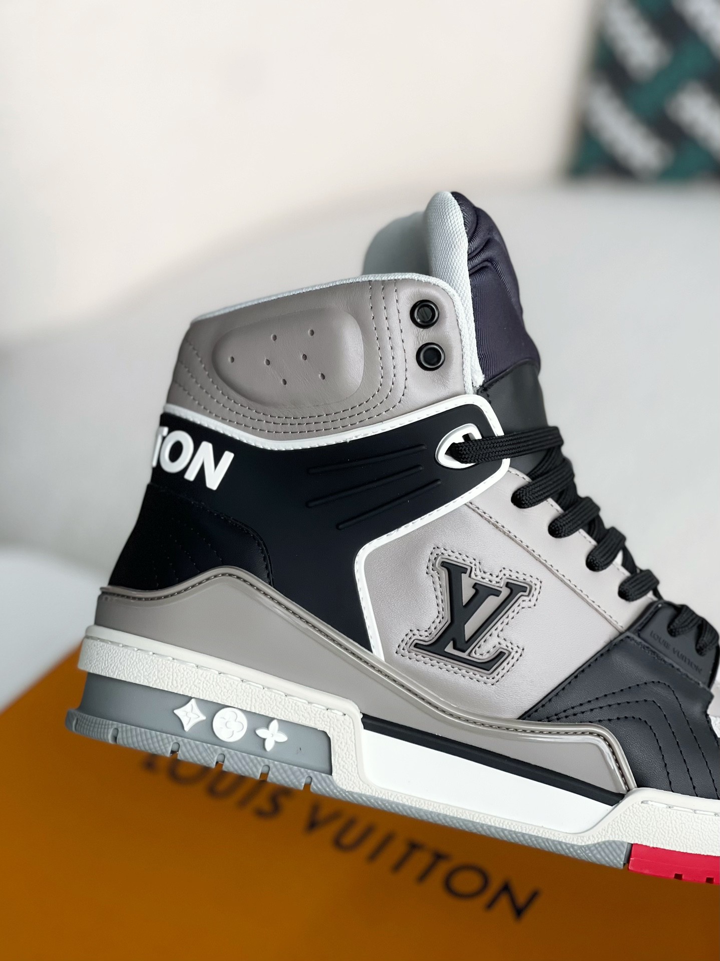 「#3196」LOUIS VUITTON TRAINER SNEAKERS