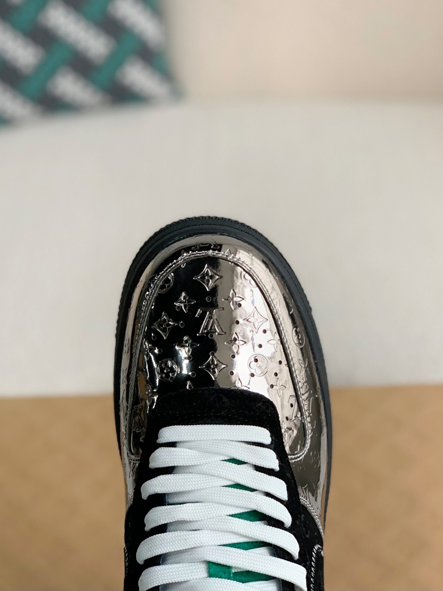 LOUIS VUITTON × NIKE AIR FORCE 1 Sneaker