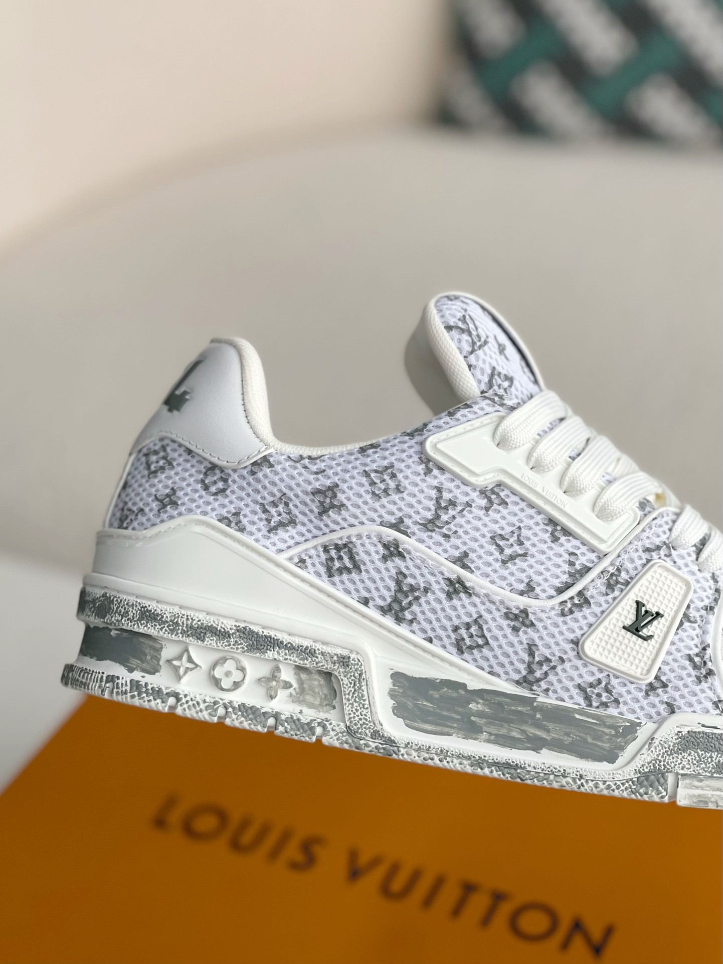 「#3369」 LOUIS VUITTON TRAINER SNEAKERS