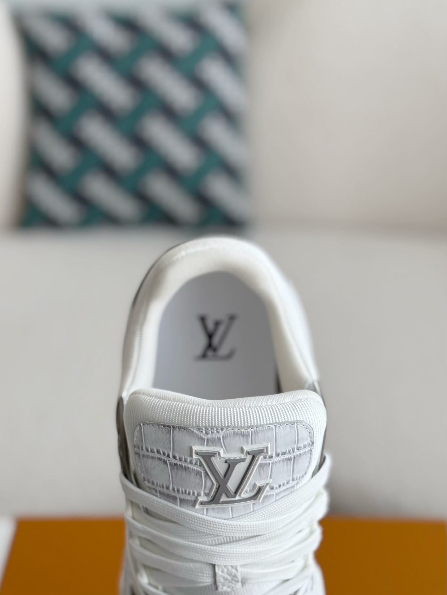 「#3696」 LOUIS VUITTON TRAINER SNEAKERS